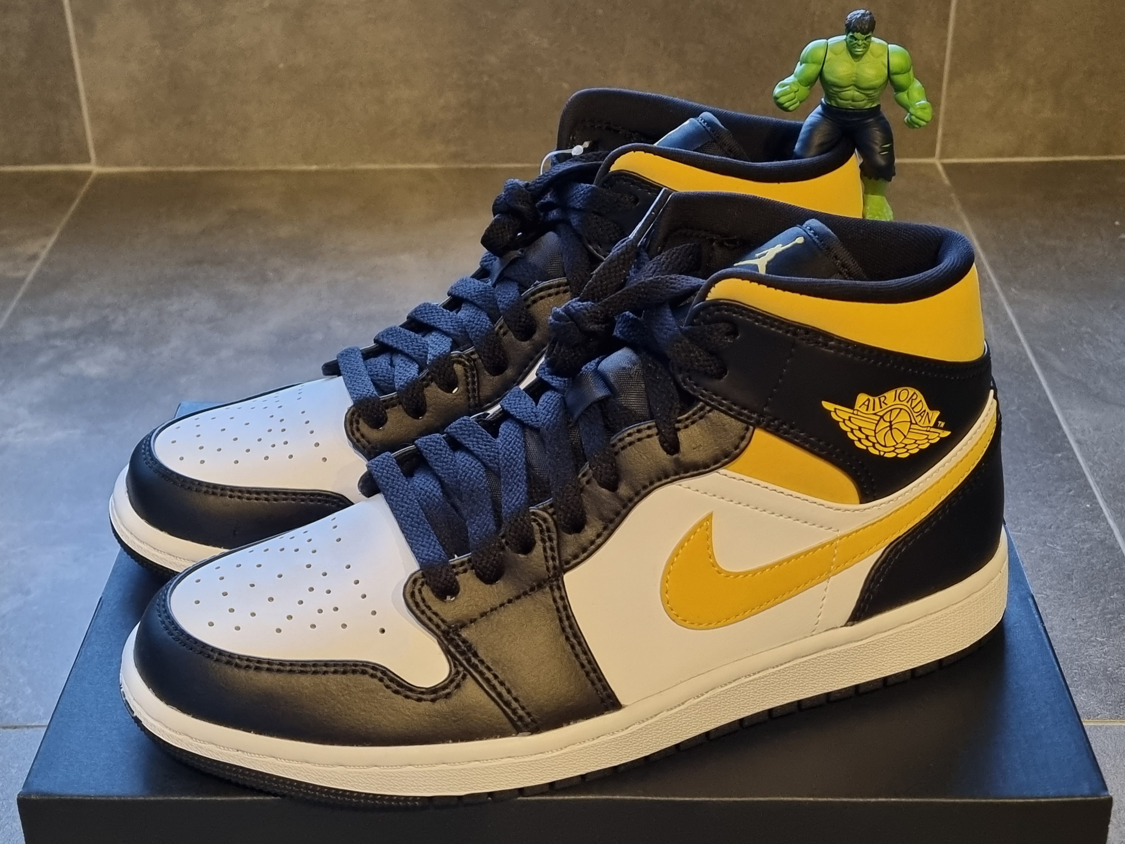 Jordan 1 Mid Pollen 착용 스타일 - 2