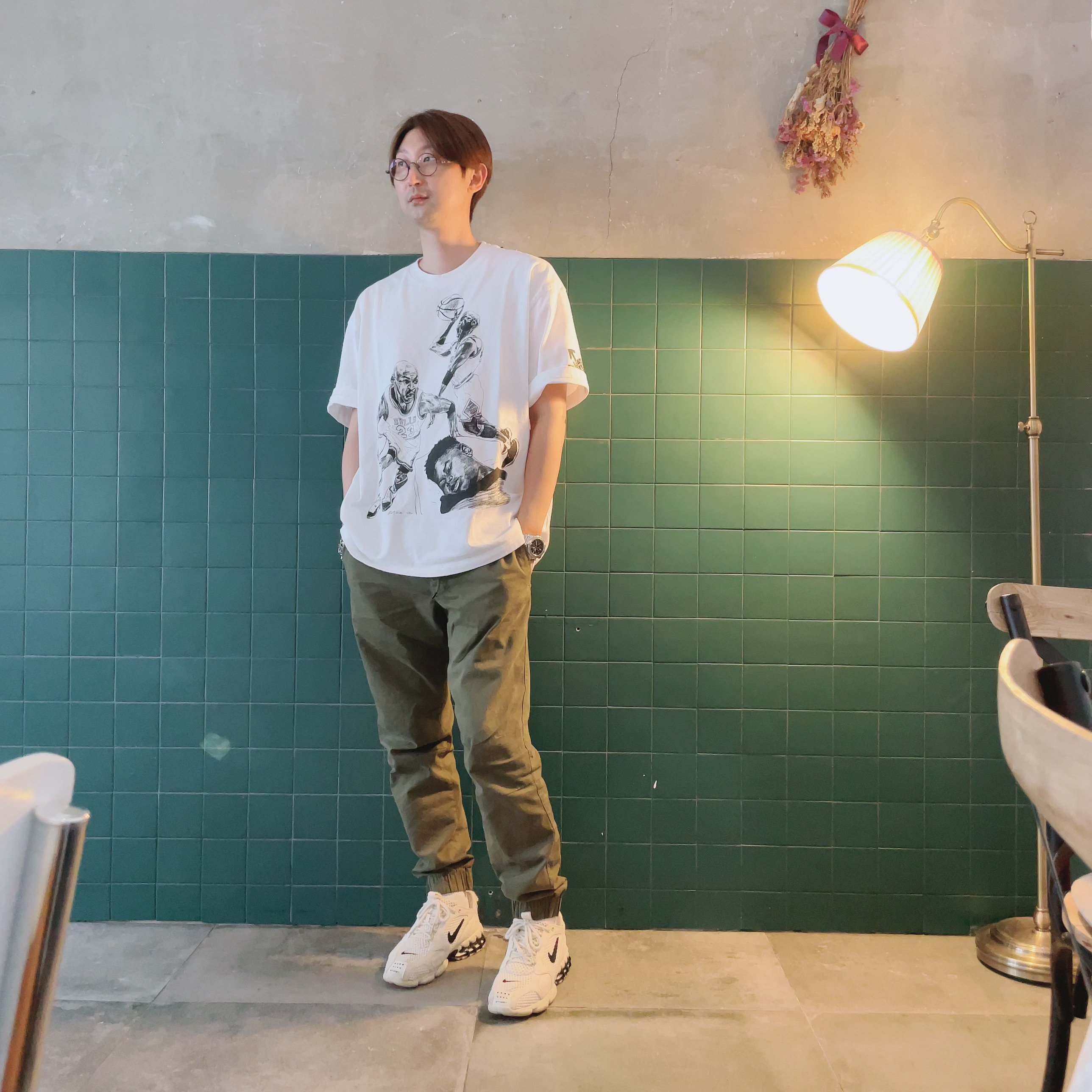 Jordan x Off-White S/S T-Shirt White - US/EU, Nike x Stussy Air Zoom Spiridon Cage 2 Fossil 착용 스타일