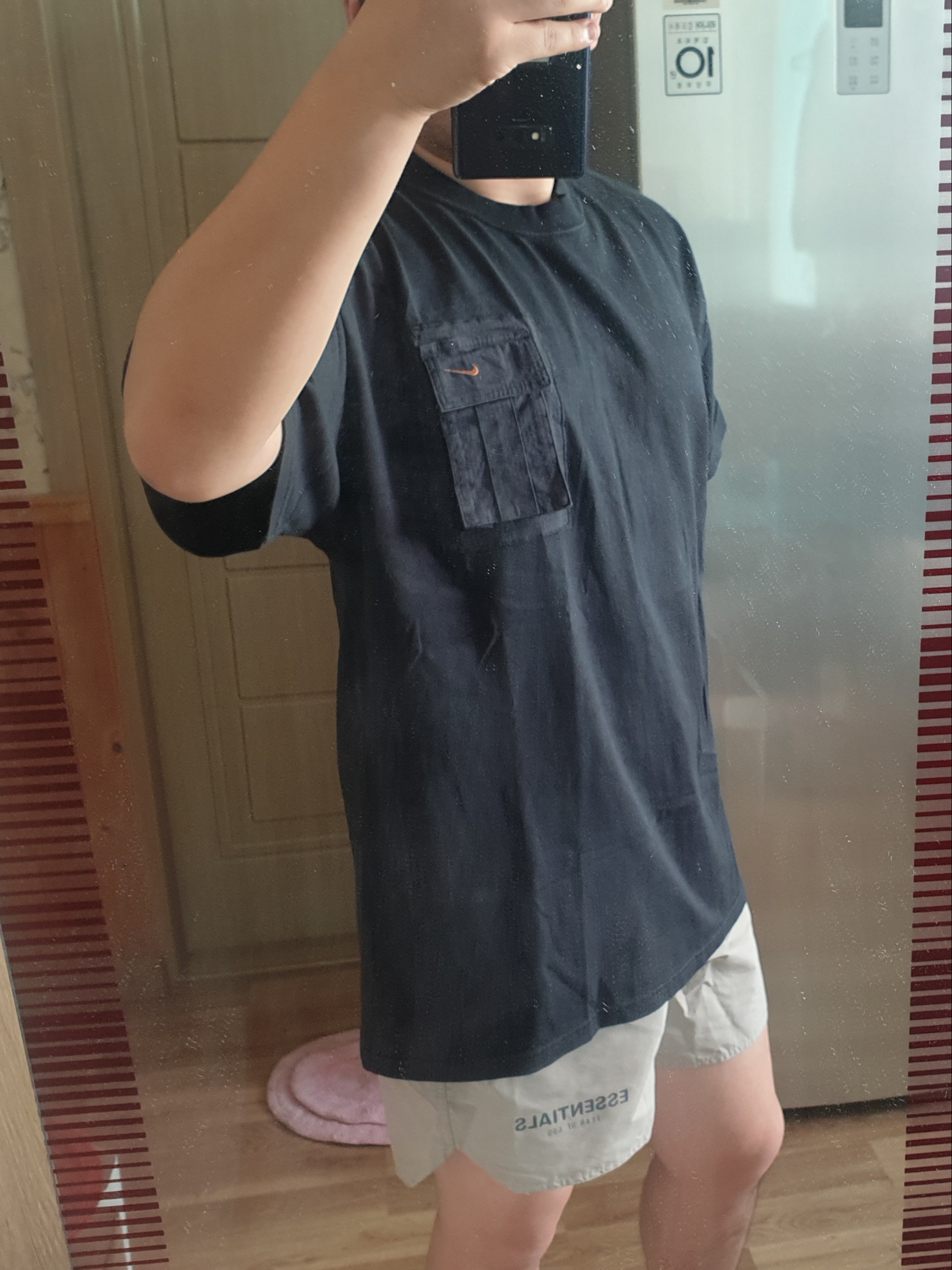 Nike x Travis Scott NRG AG T-Shirt Black, Essentials Volley Shorts Moss - 21SS 착용 스타일