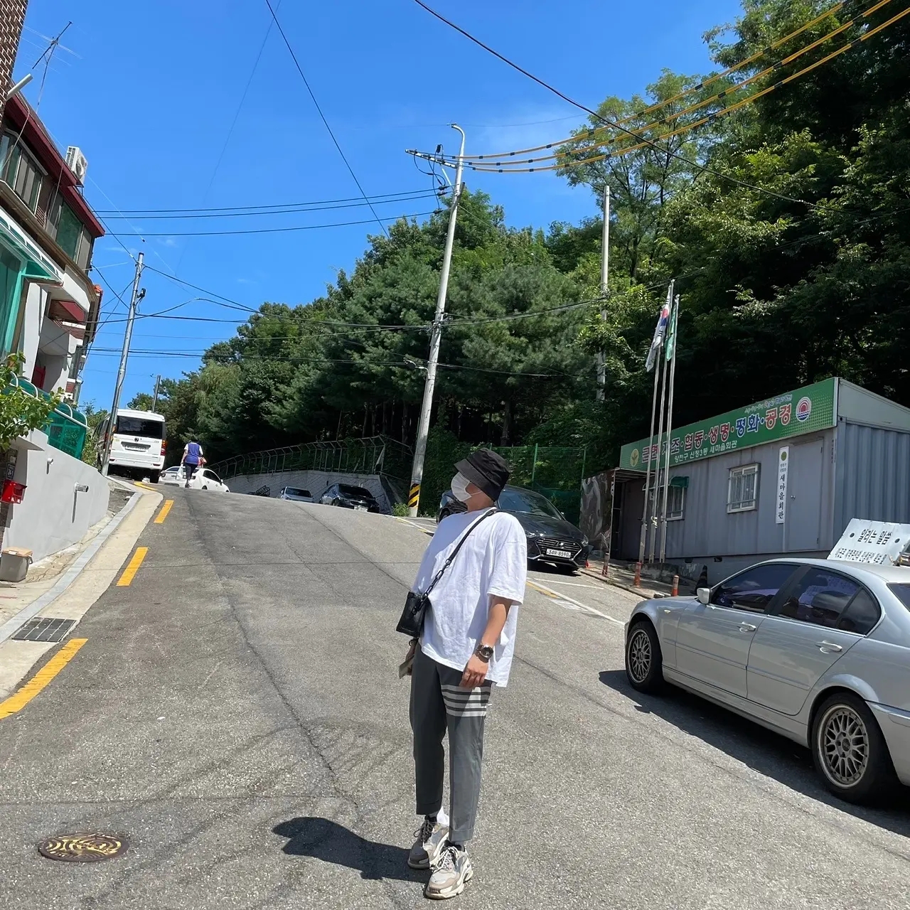 Balenciaga Triple S Grey 2018 착용 스타일 - 1