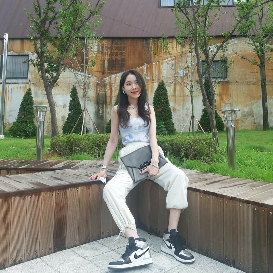 (W) Jordan 1 Retro High OG Silver Toe 착용 스타일 - 5