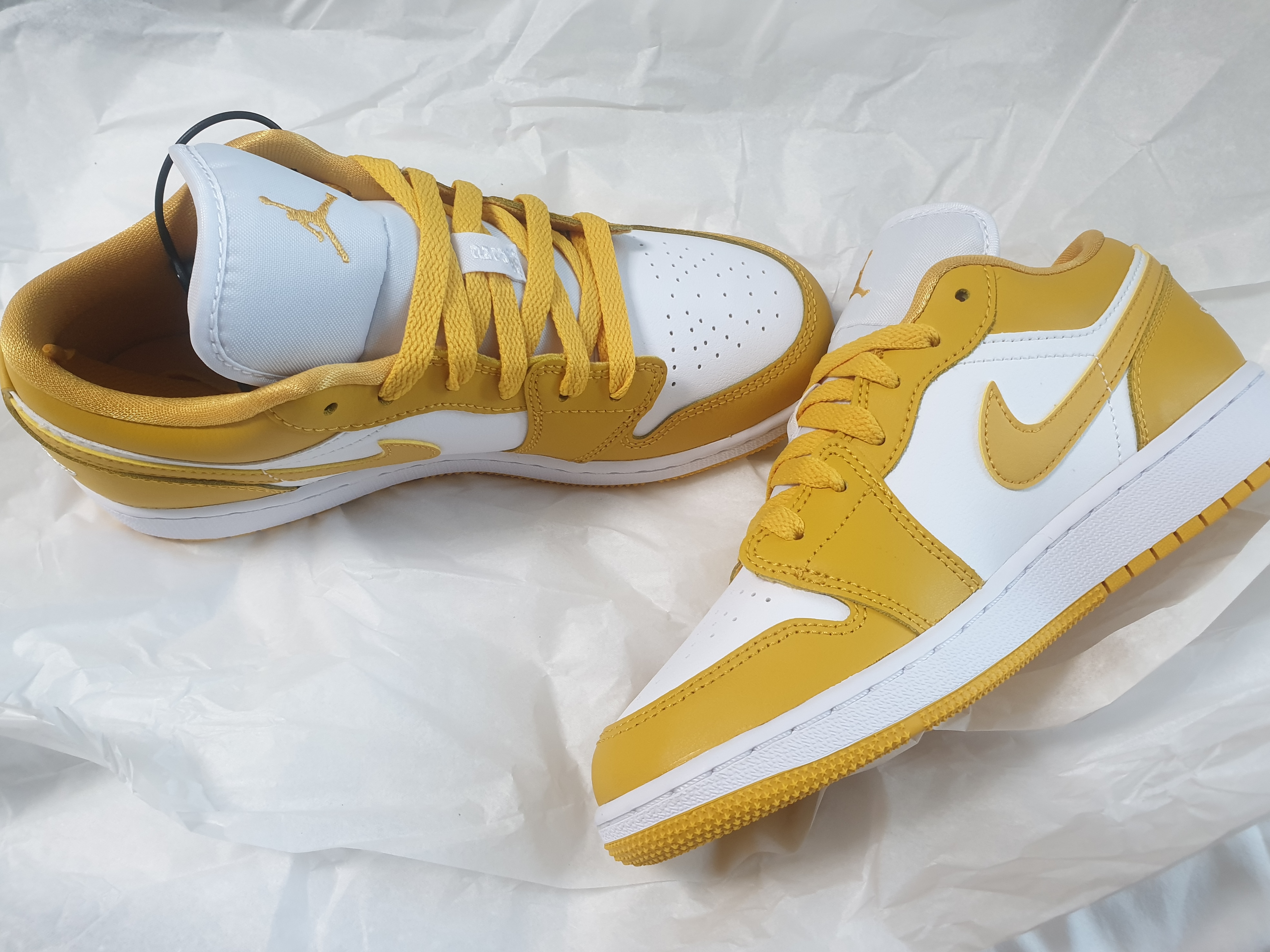 Jordan 1 Low Pollen, (GS) Jordan 1 Low Pollen 착용 스타일 - 1