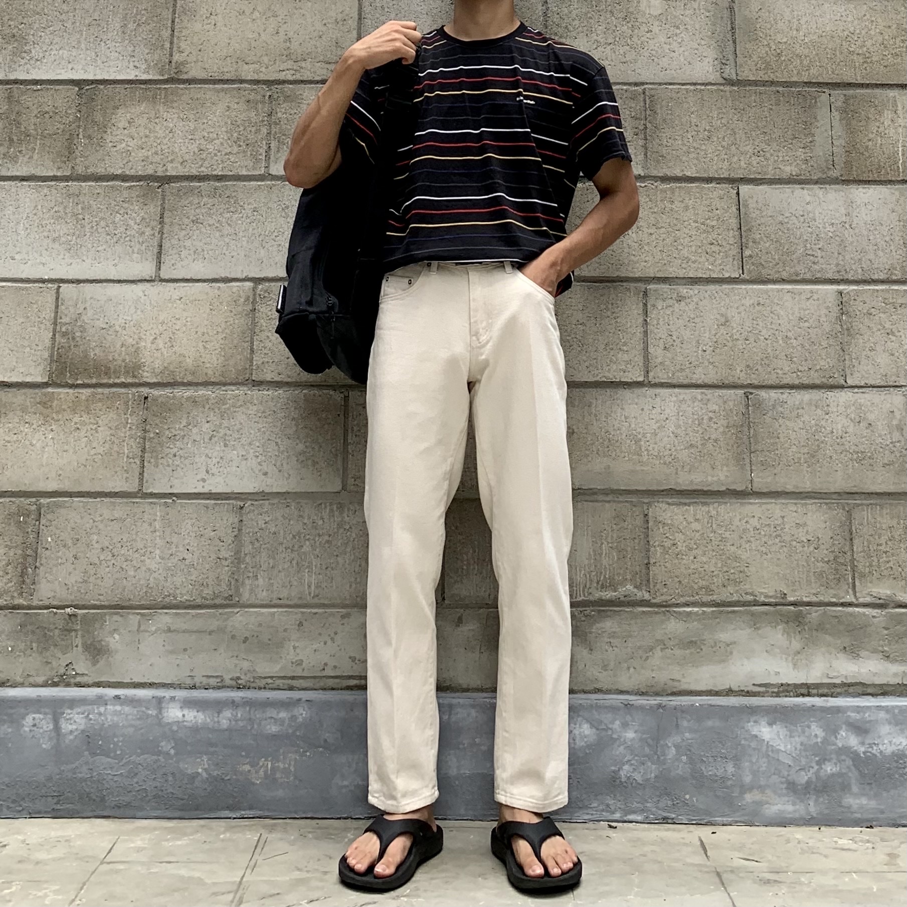 Oofos OOriginal Black 착용 스타일 - 3