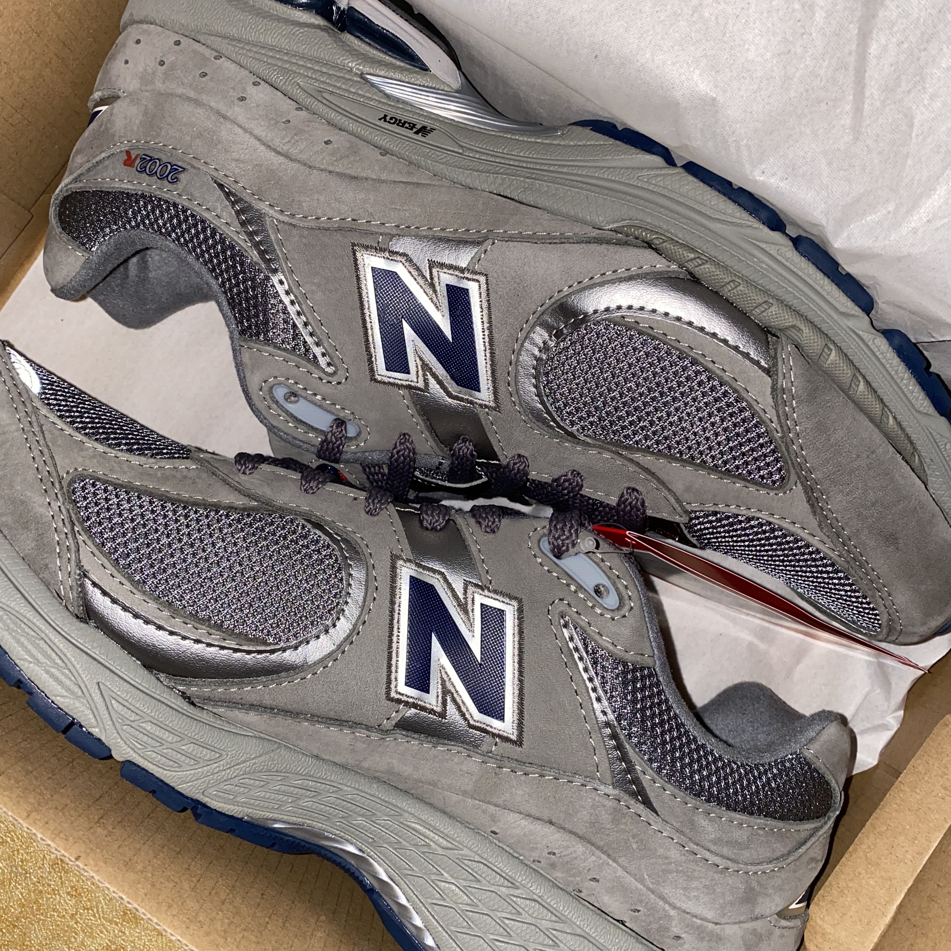 New Balance 2002R Gray 착용 스타일 - 2