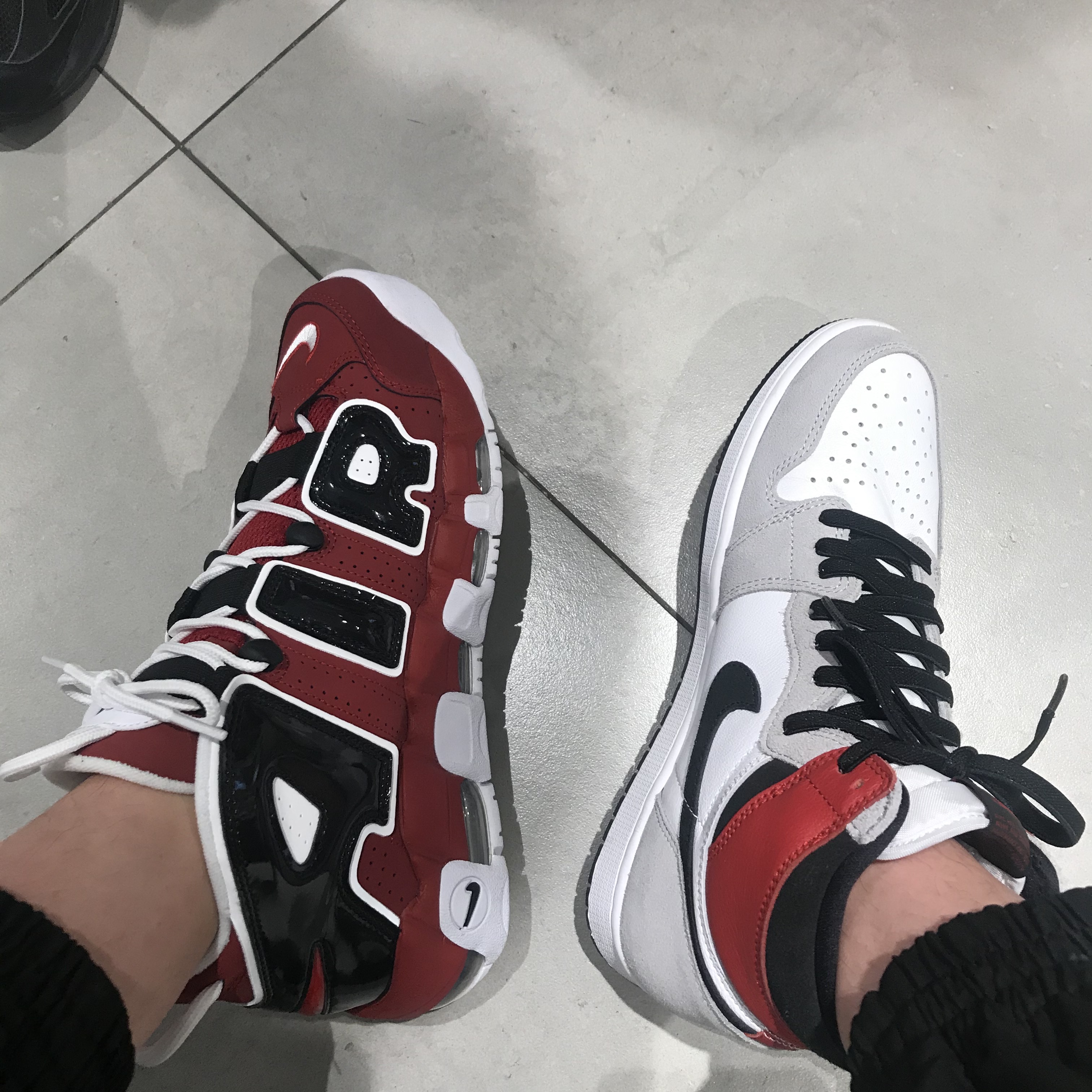 Jordan 1 Retro High OG Light Smoke Grey, Nike Air More Uptempo 96 Bulls 2021 착용 스타일