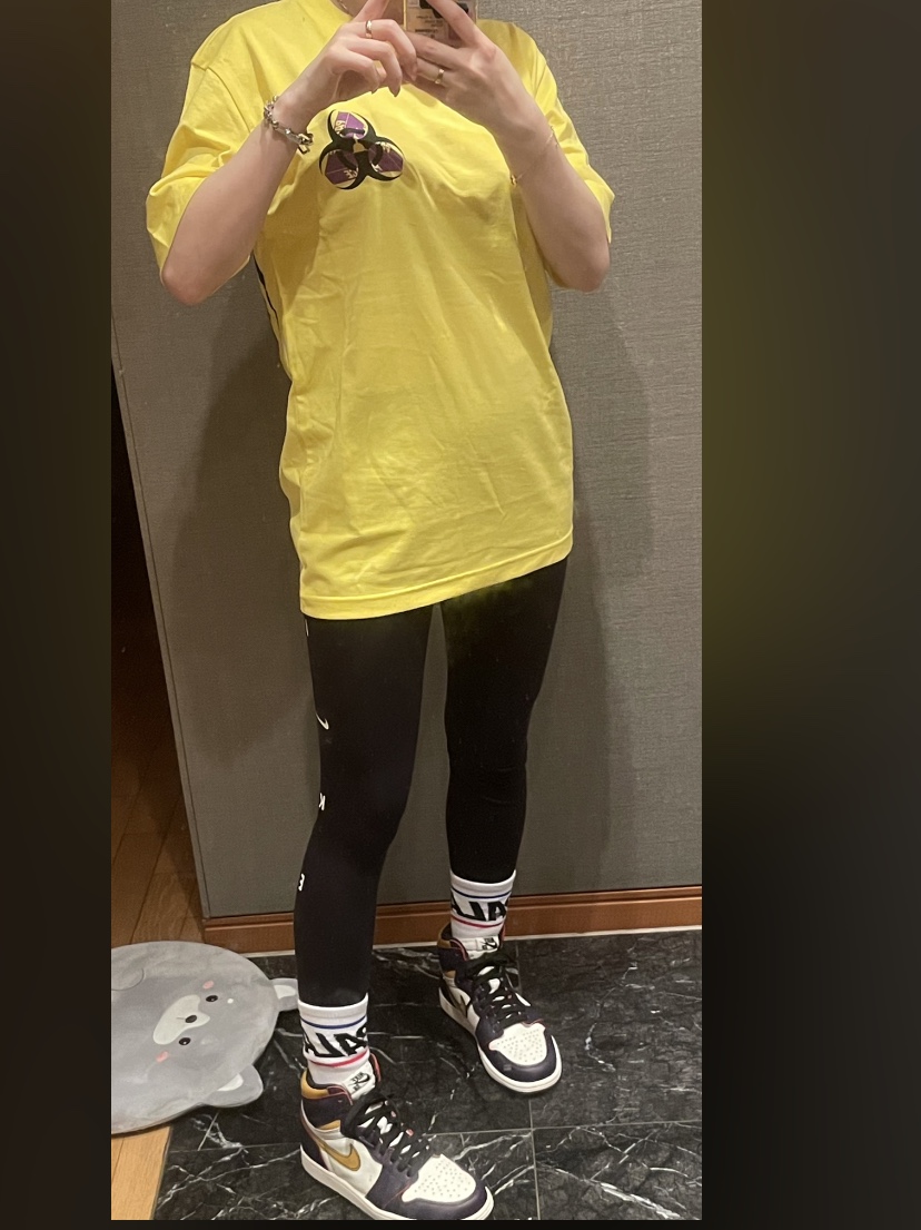 Palace Bio Hazard T-Shirt Yellow - 21SS, Jordan 1 Retro High OG Defiant SB LA to Chicago 착용 스타일 - 3