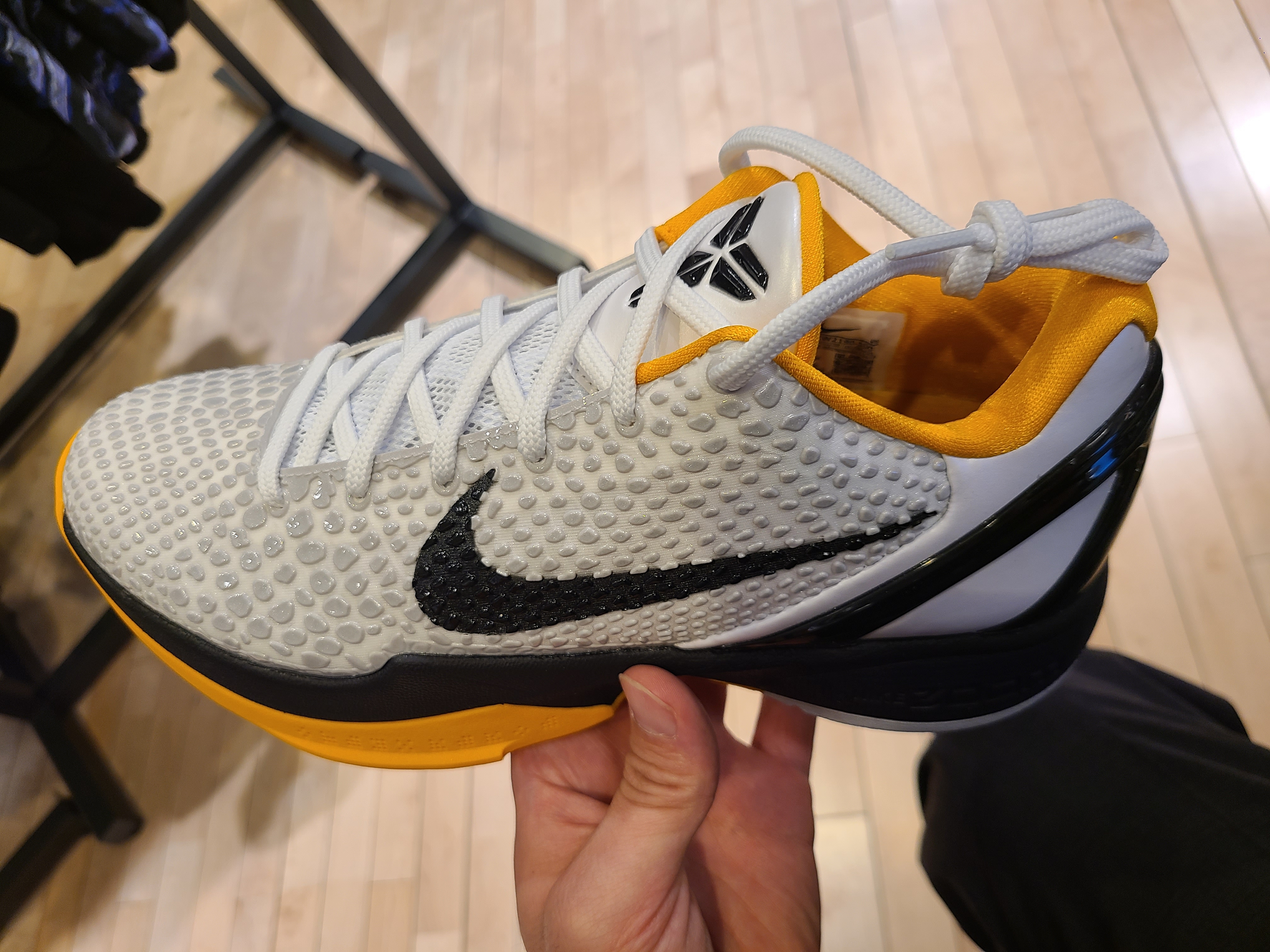 Nike Kobe 6 Protro White Del Sol μ°©μ© μ€νμΌ