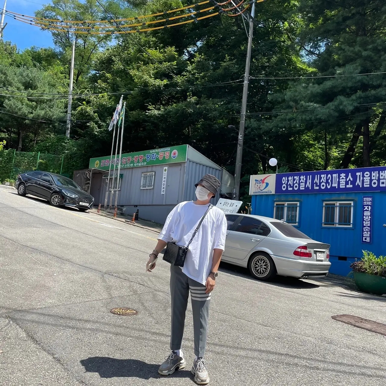 Balenciaga Triple S Grey 2018 착용 스타일 - 2