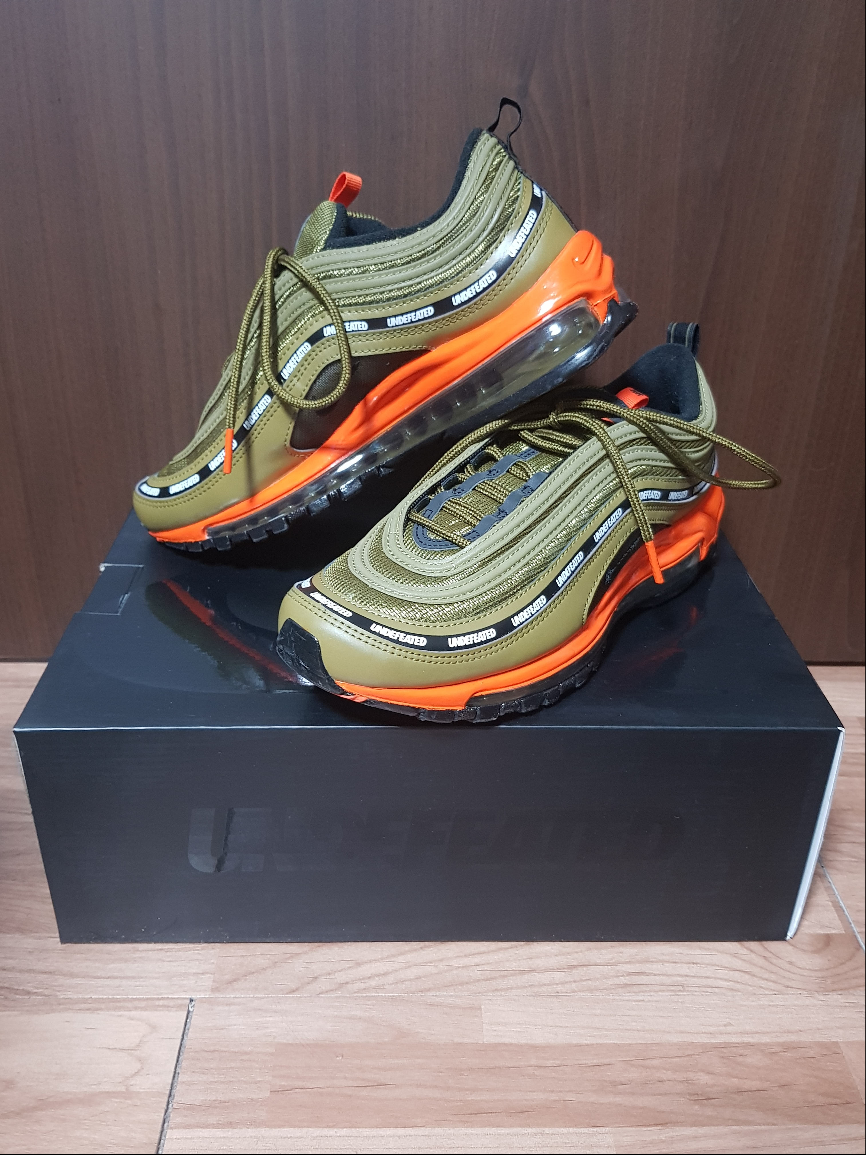 Nike x Undefeated Air Max 97 Militia Green 착용 스타일