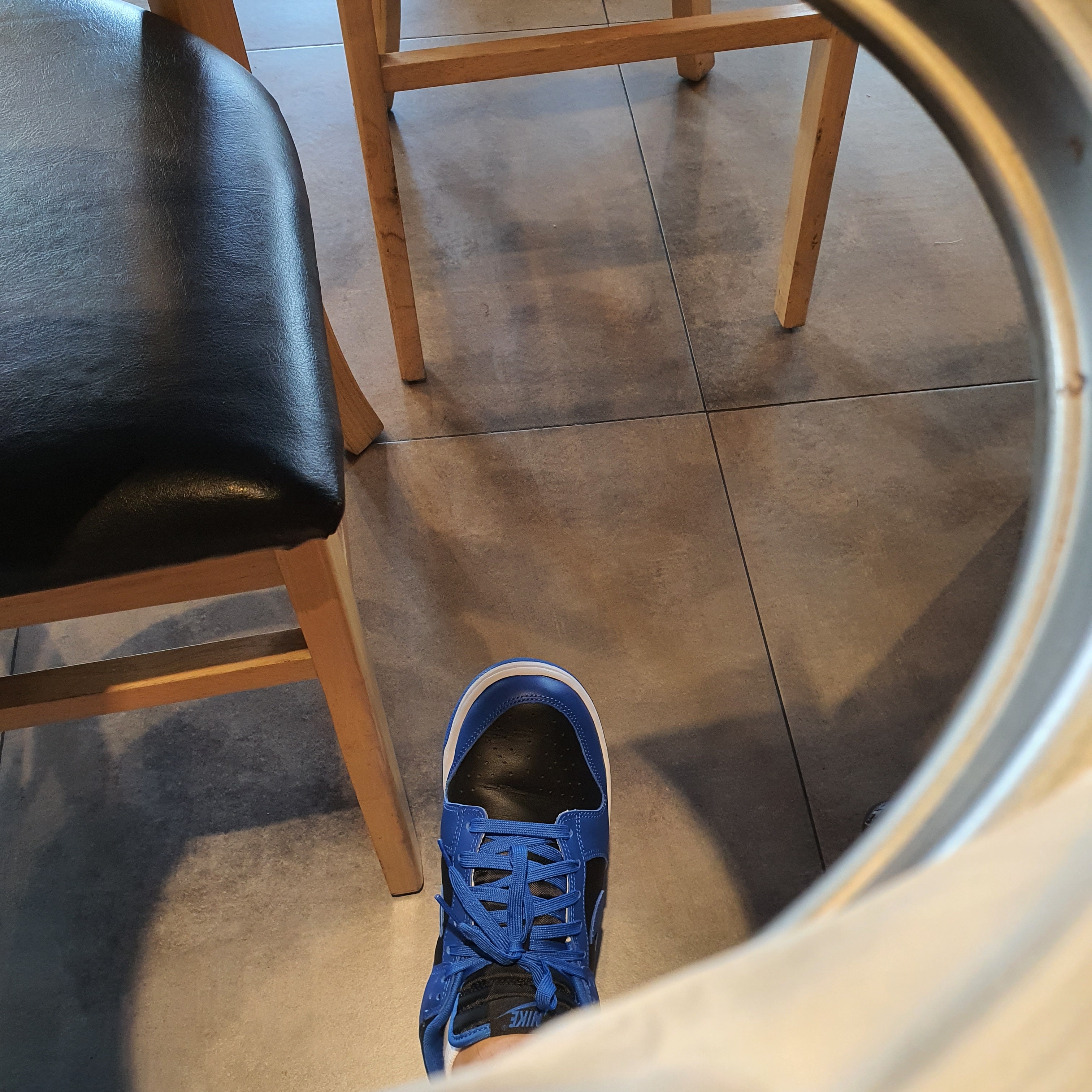 Nike Dunk Low Retro Hyper Cobalt 착용 스타일