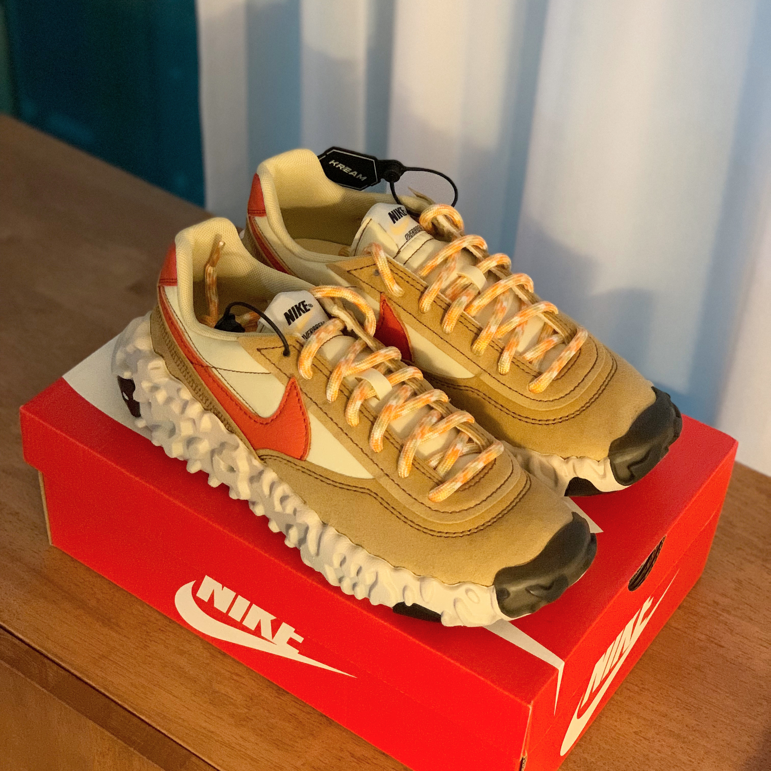 Nike Overbreak SP Fossil 착용 스타일