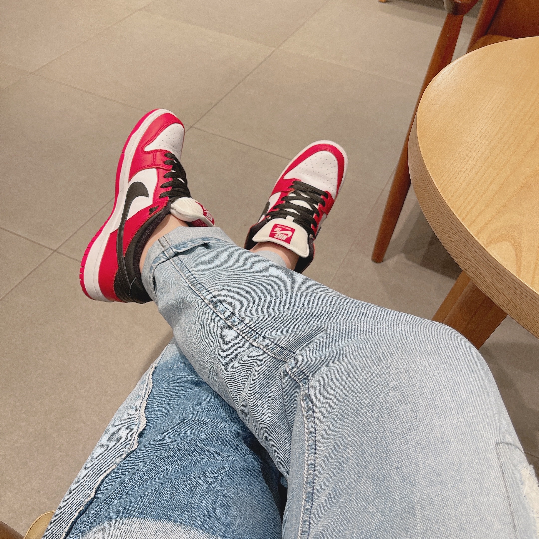 Nike SB Dunk Low Pro Chicago 착용 스타일 - 1