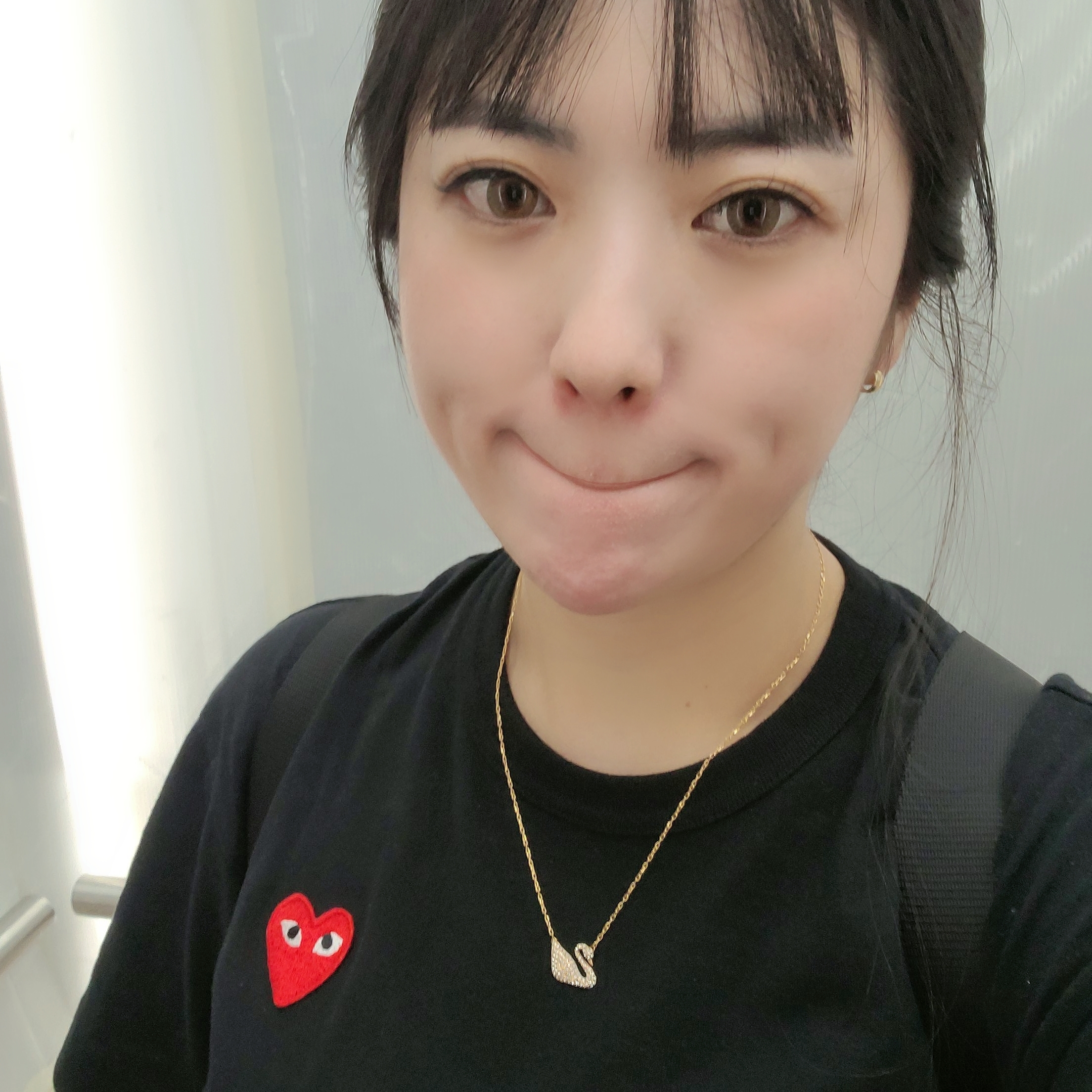 Play Comme des Garcons Red Heart T-Shirt Black 착용 스타일