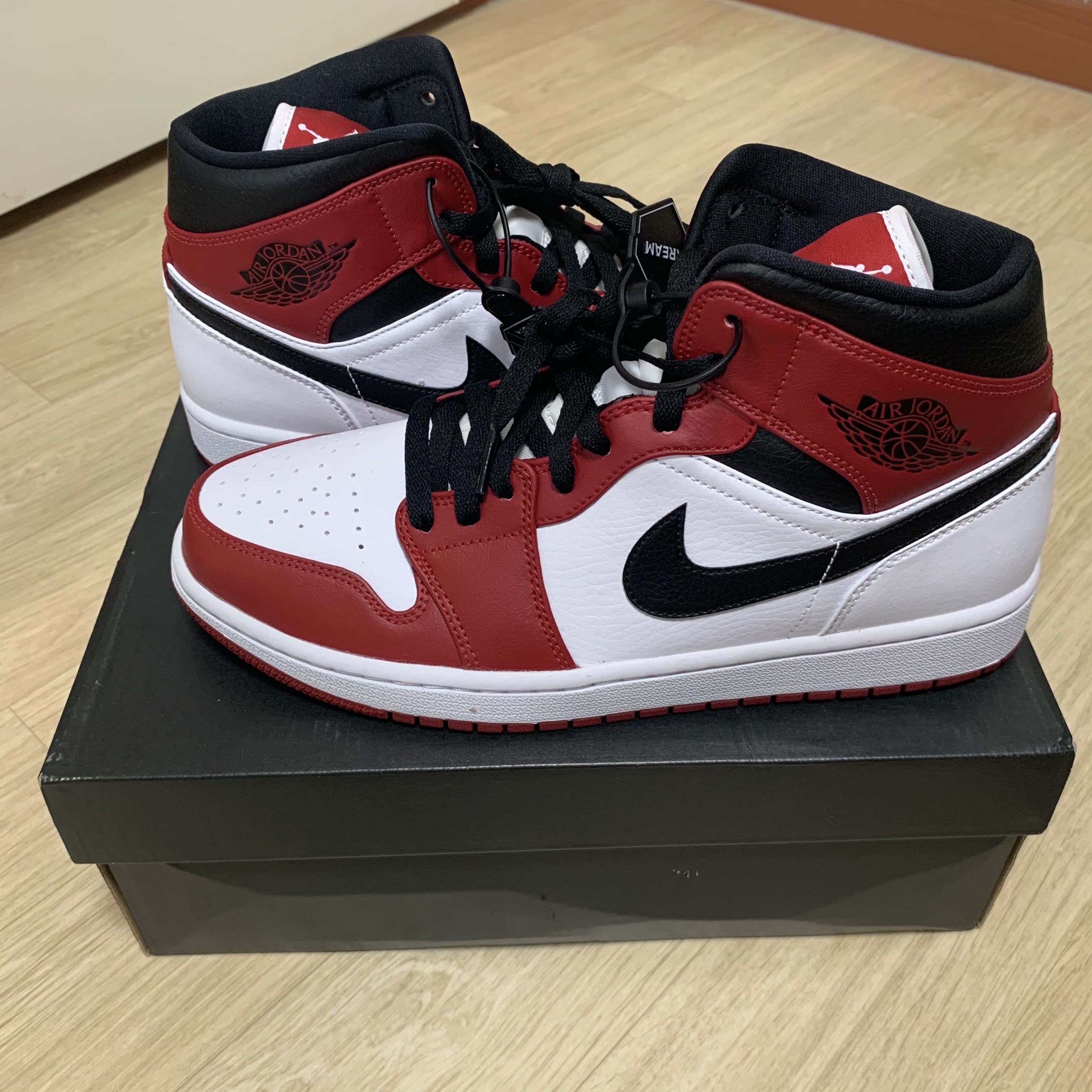 Jordan 1 Mid Chicago 2020 착용 스타일