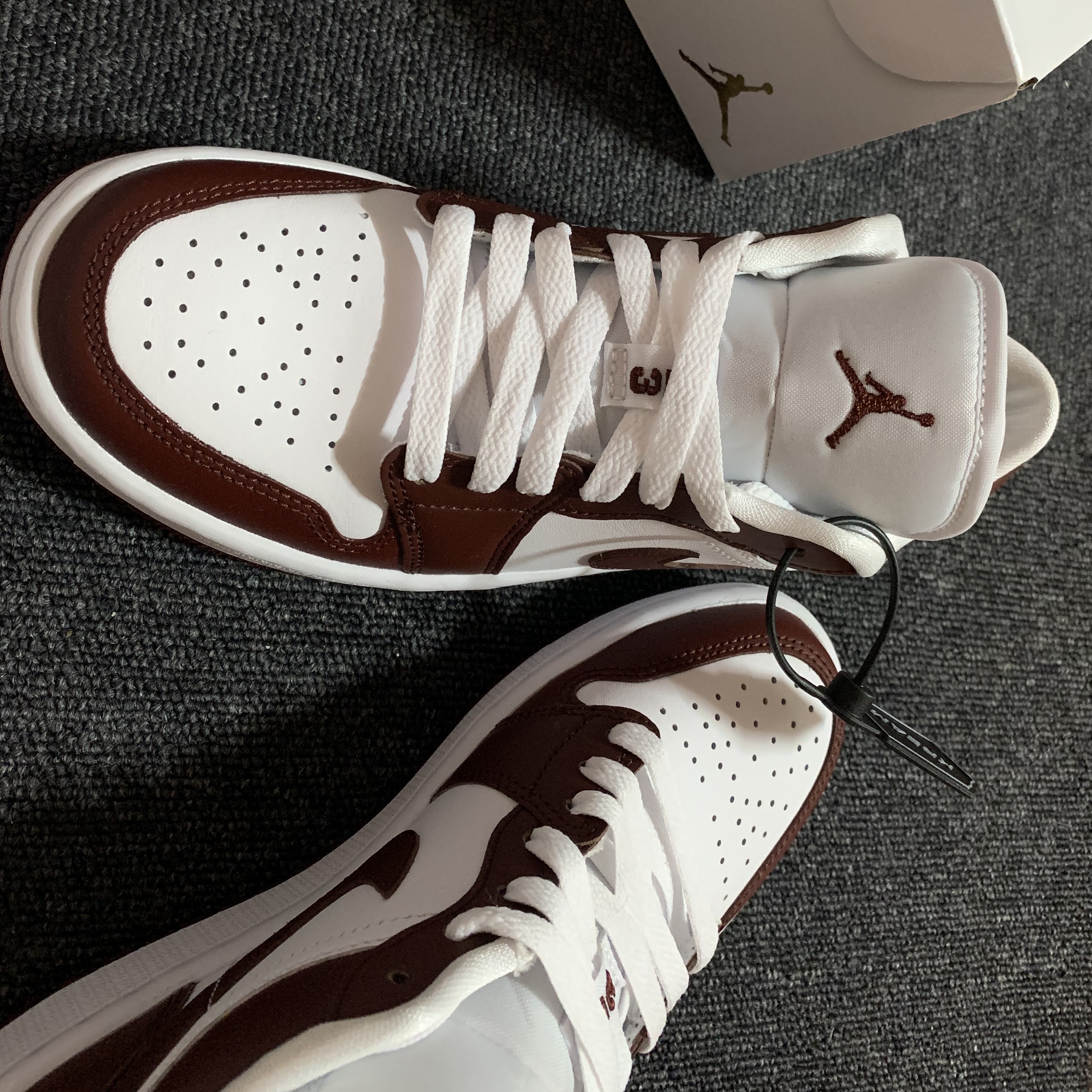 (W) Jordan 1 Low Bronze Eclipse 착용 스타일