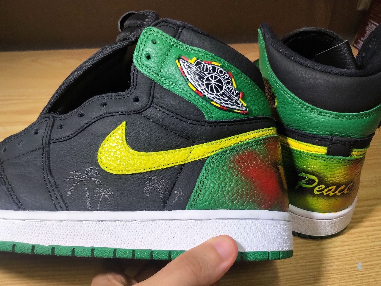 Jordan 1 Retro High OG Pine Green Black 착용 스타일 - 3