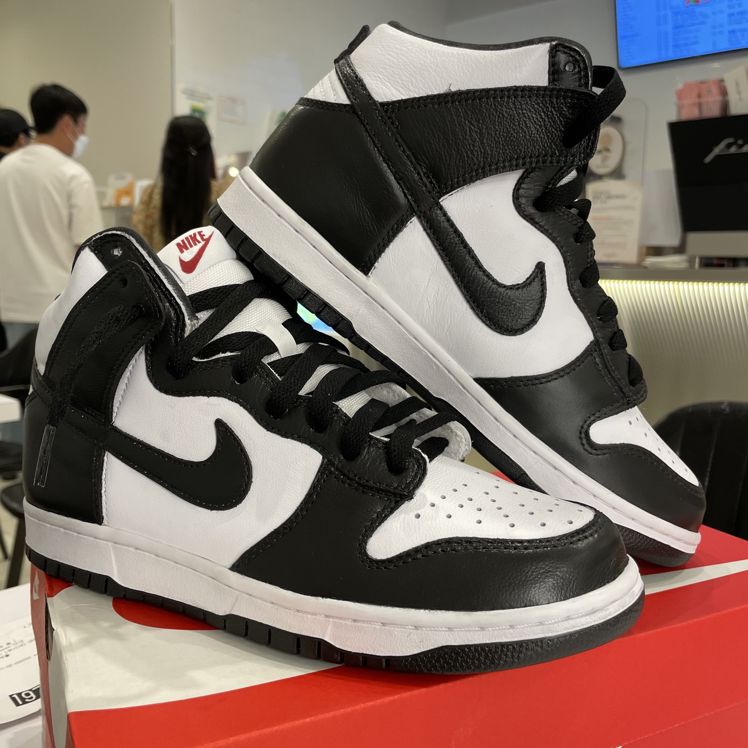 Nike Dunk High SP Pure Platinum 착용 스타일 - 1