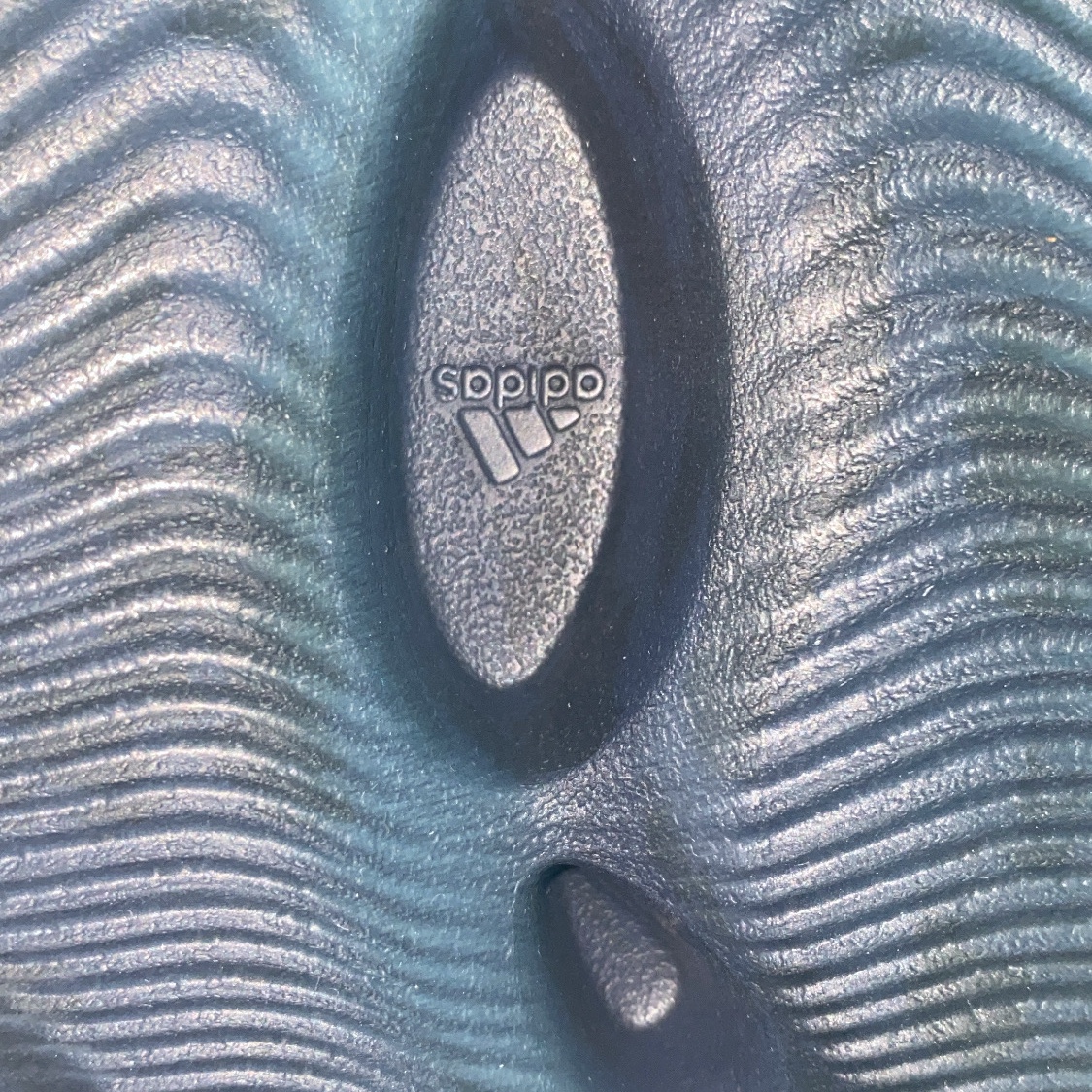 Adidas Yeezy Foam RNNR Mineral Blue 착용 스타일 - 3