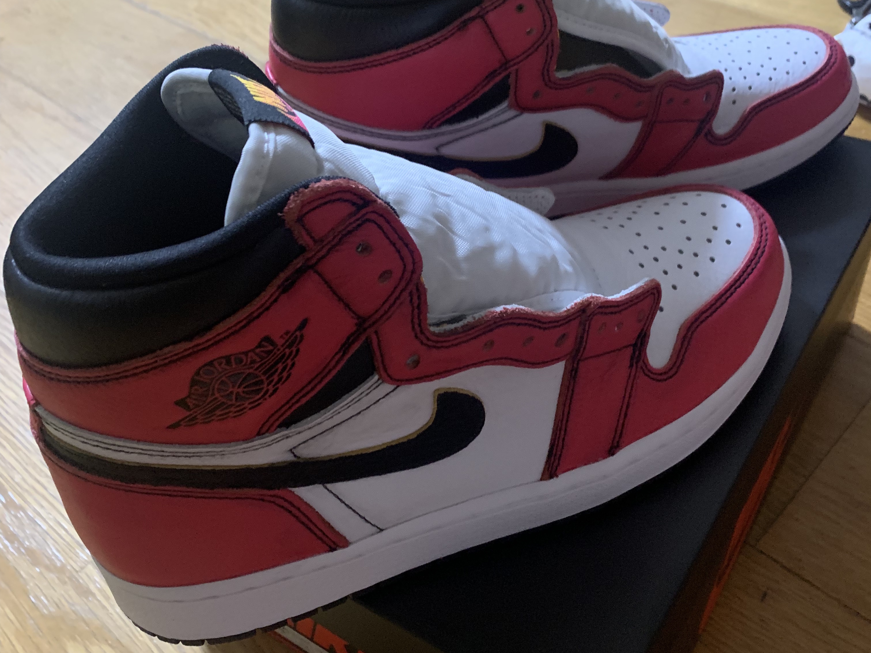 Jordan 1 Retro High OG Light Fusion Red 착용 스타일 - 5