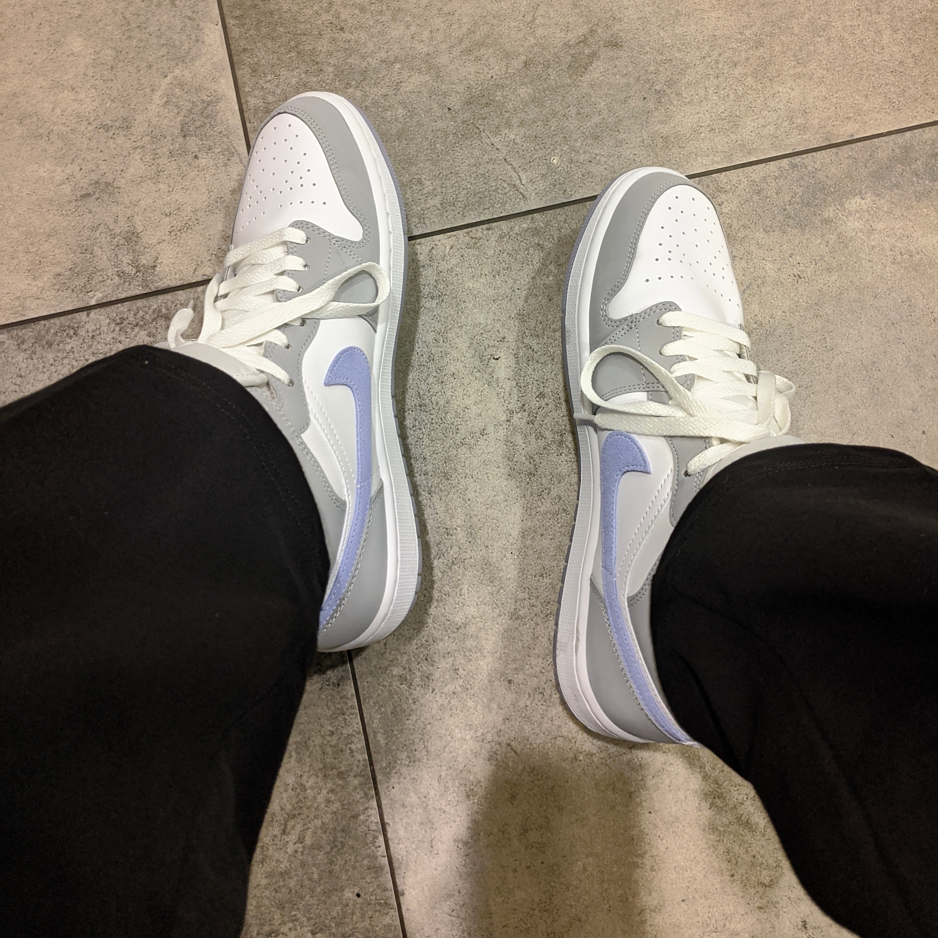 (W) Jordan 1 Mid Wolf Grey 착용 스타일 - 1
