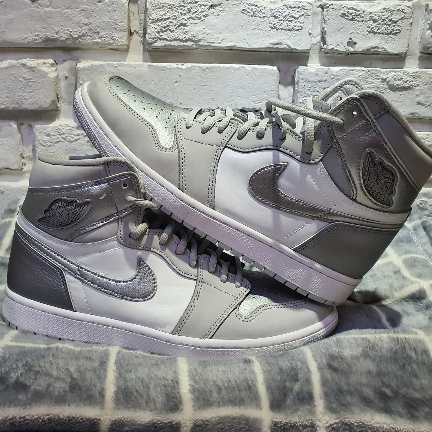 Jordan 1 Retro High Silver 25th Anniversary, Jordan 1 Retro High OG CO.JP Neutral Grey 착용 스타일 - 2