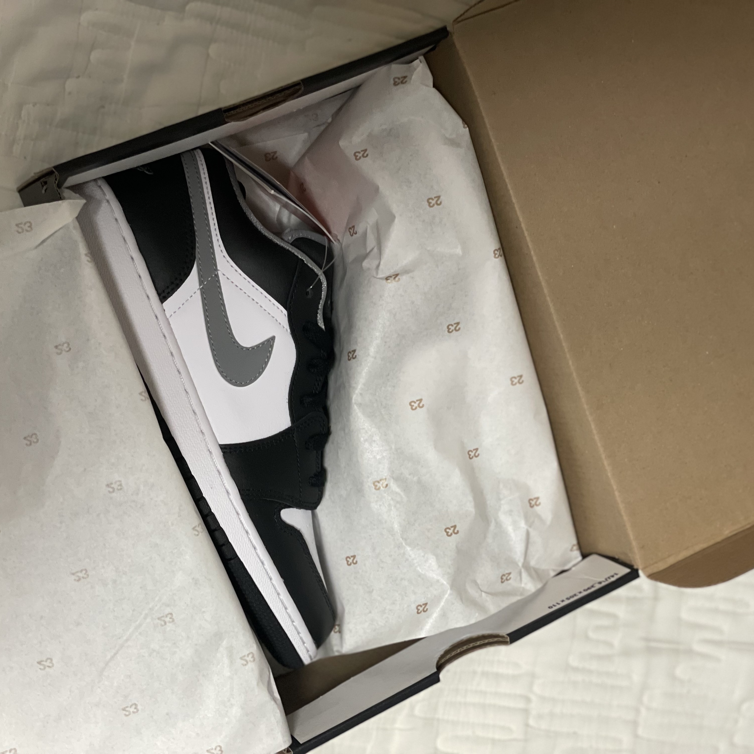 (GS) Jordan 1 Low Black Particle Grey 착용 스타일 - 2