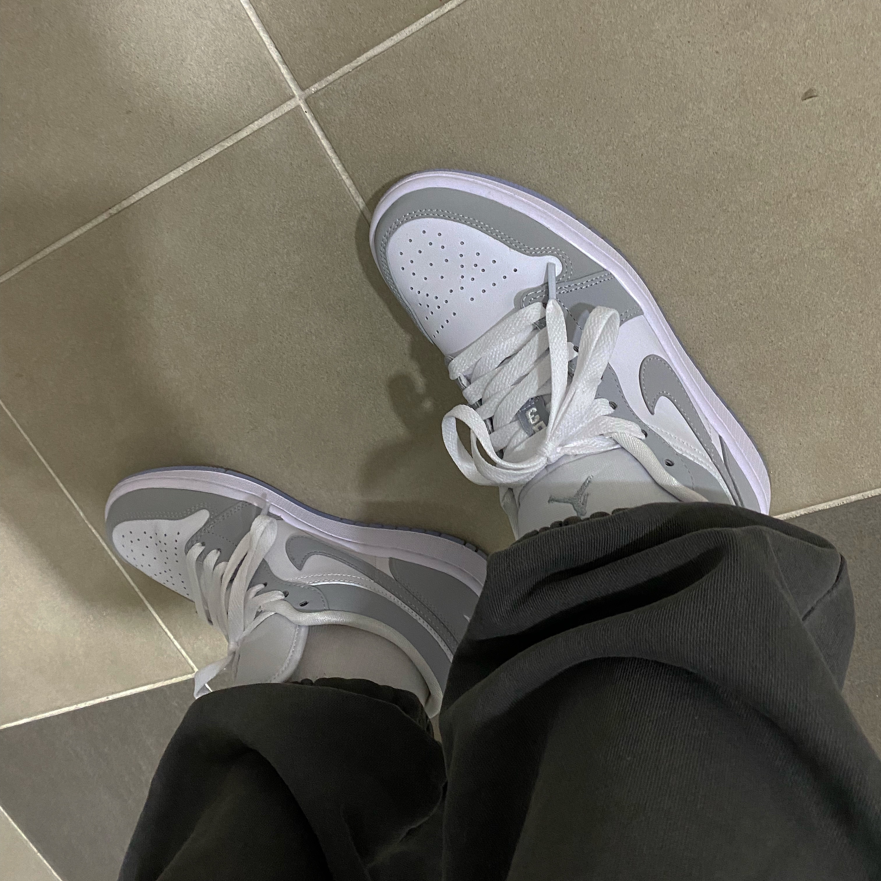 (W) Jordan 1 Low White Wolf Grey 착용 스타일