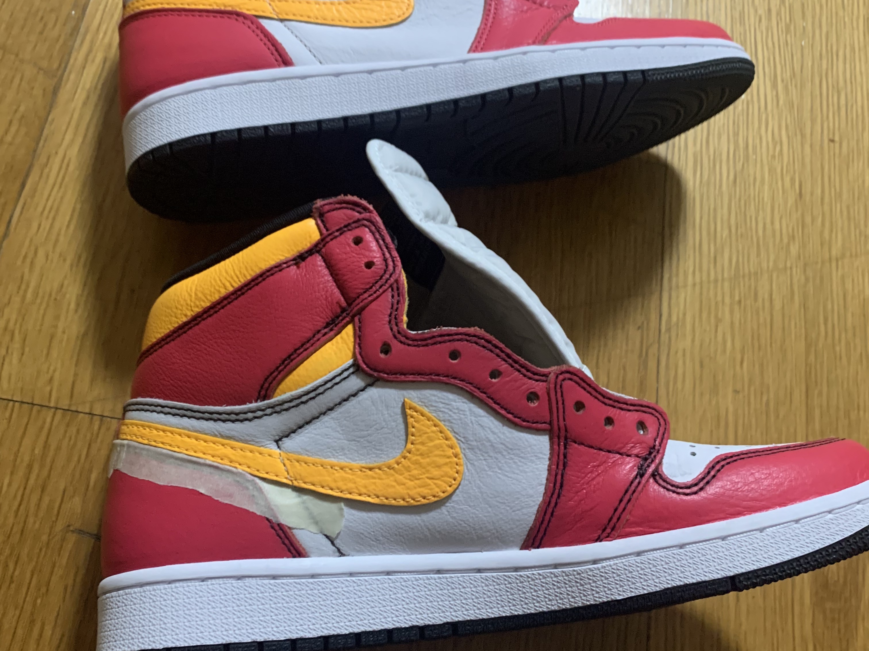 Jordan 1 Retro High OG Light Fusion Red 착용 스타일 - 1
