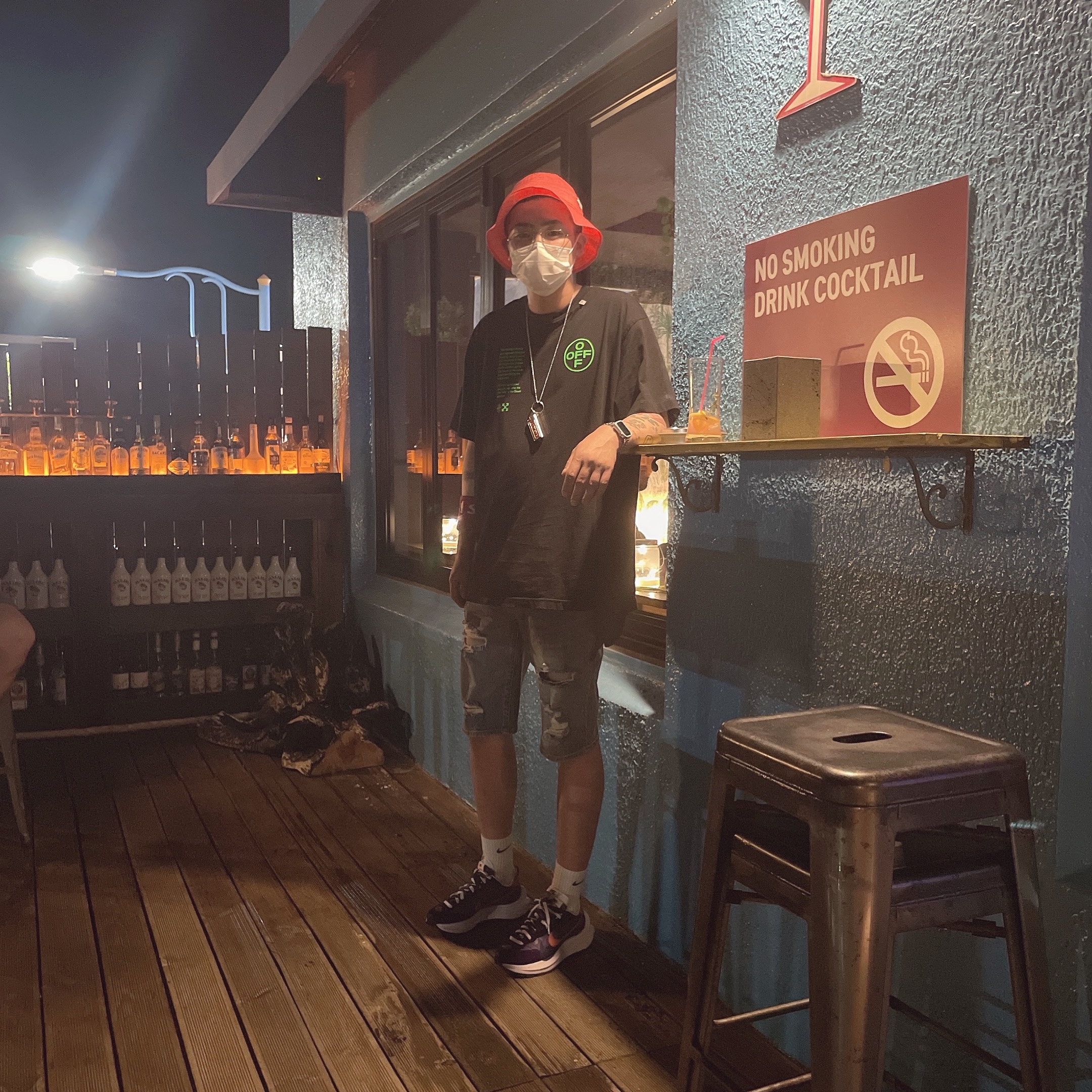 Nike x Sacai VaporWaffle Dark Iris, Nike x Stussy Bucket Hat Habanero Red 착용 스타일