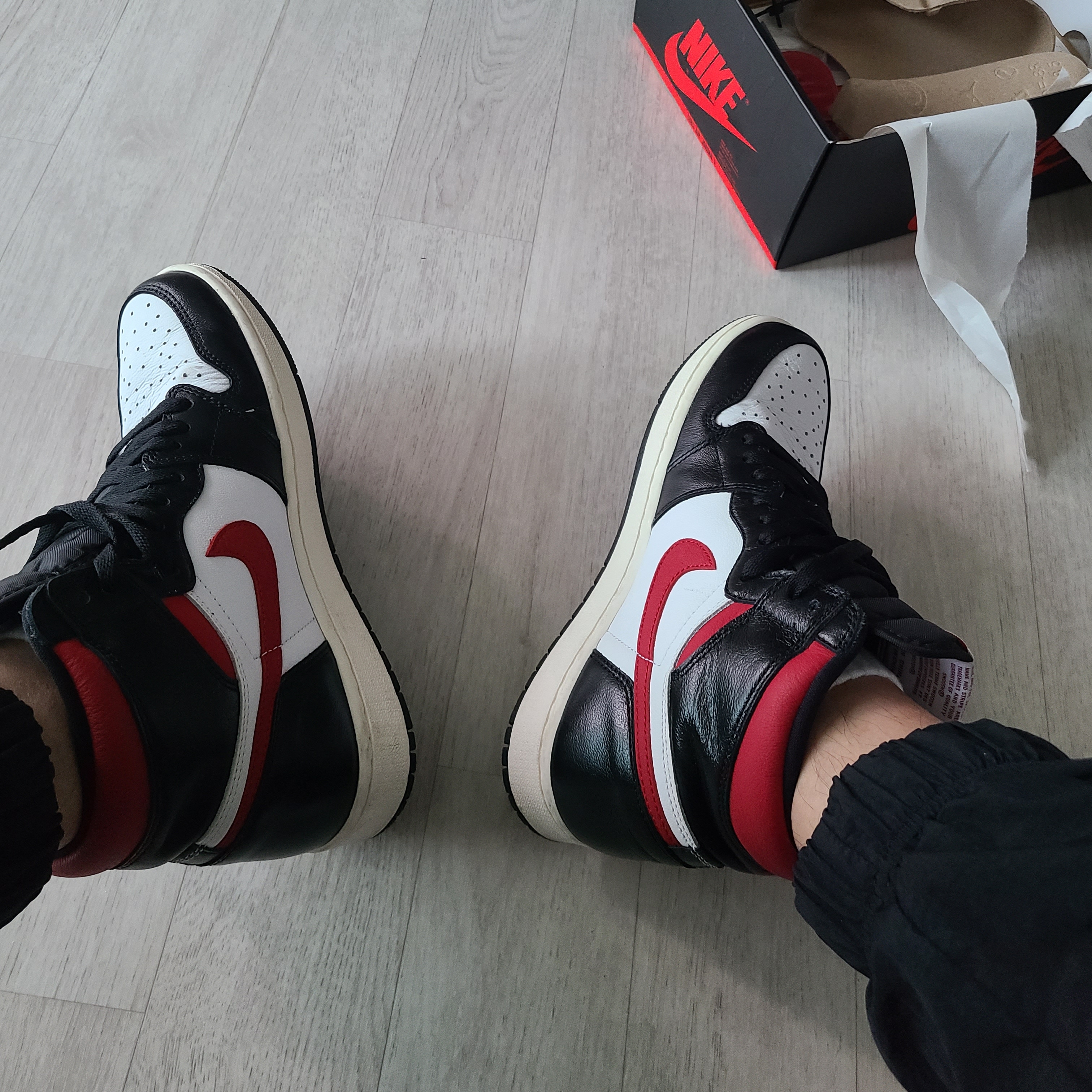 Jordan 1 Retro High OG Gym Red 착용 스타일 - 2