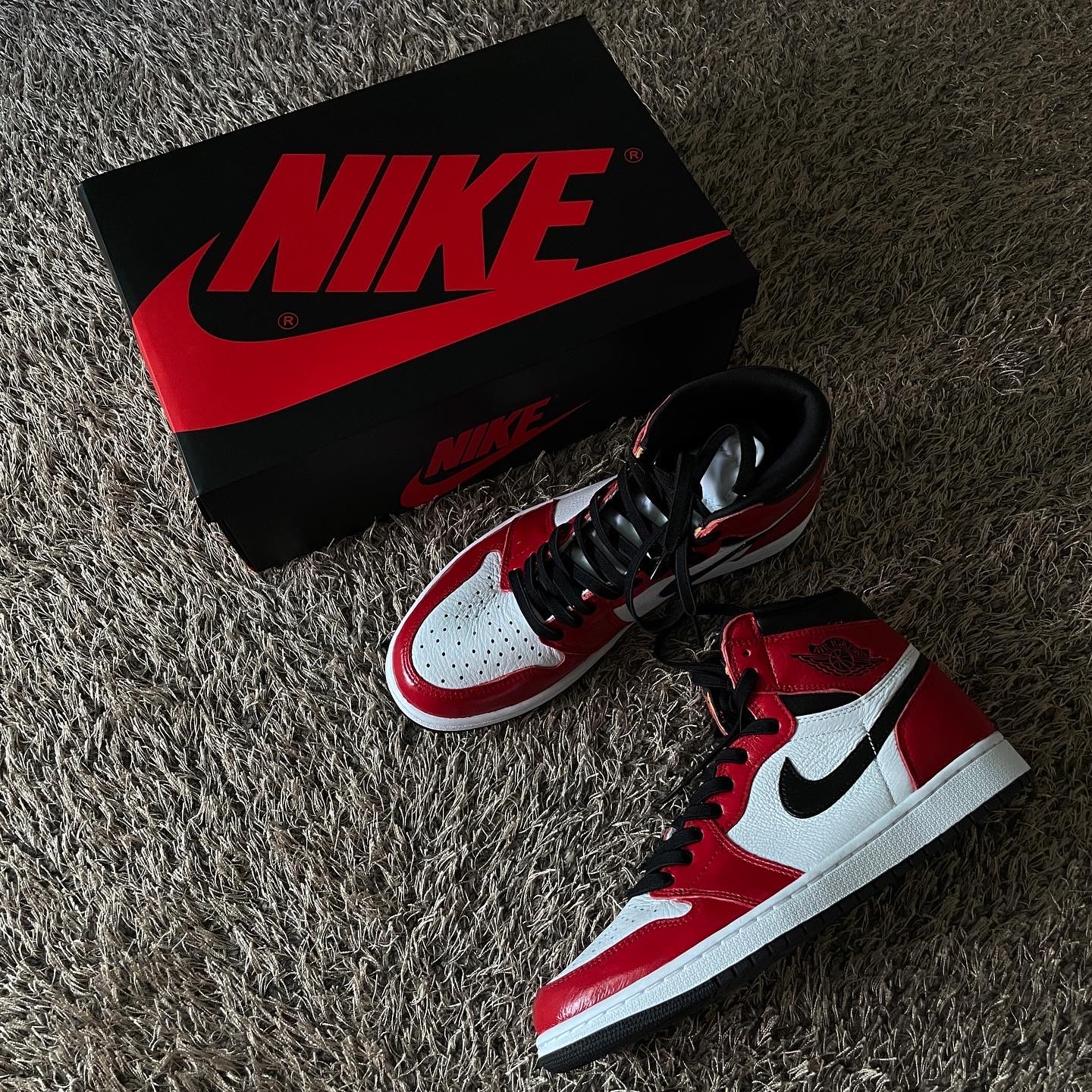Jordan 1 Retro High OG Light Fusion Red 착용 스타일 - 2