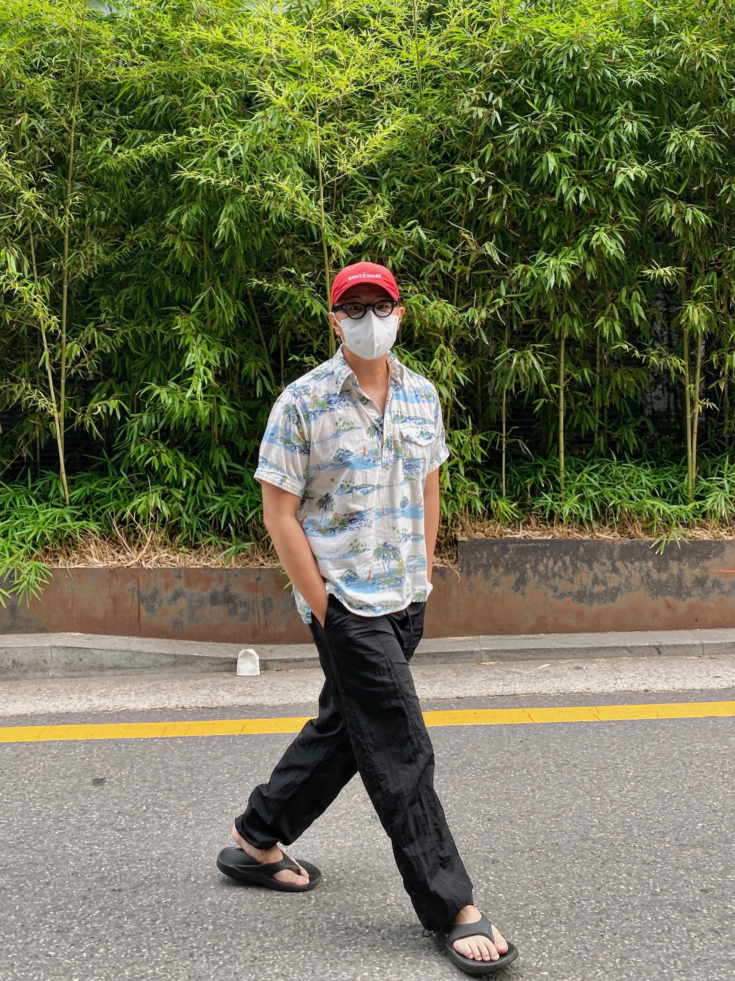 Oofos OOriginal Black 착용 스타일