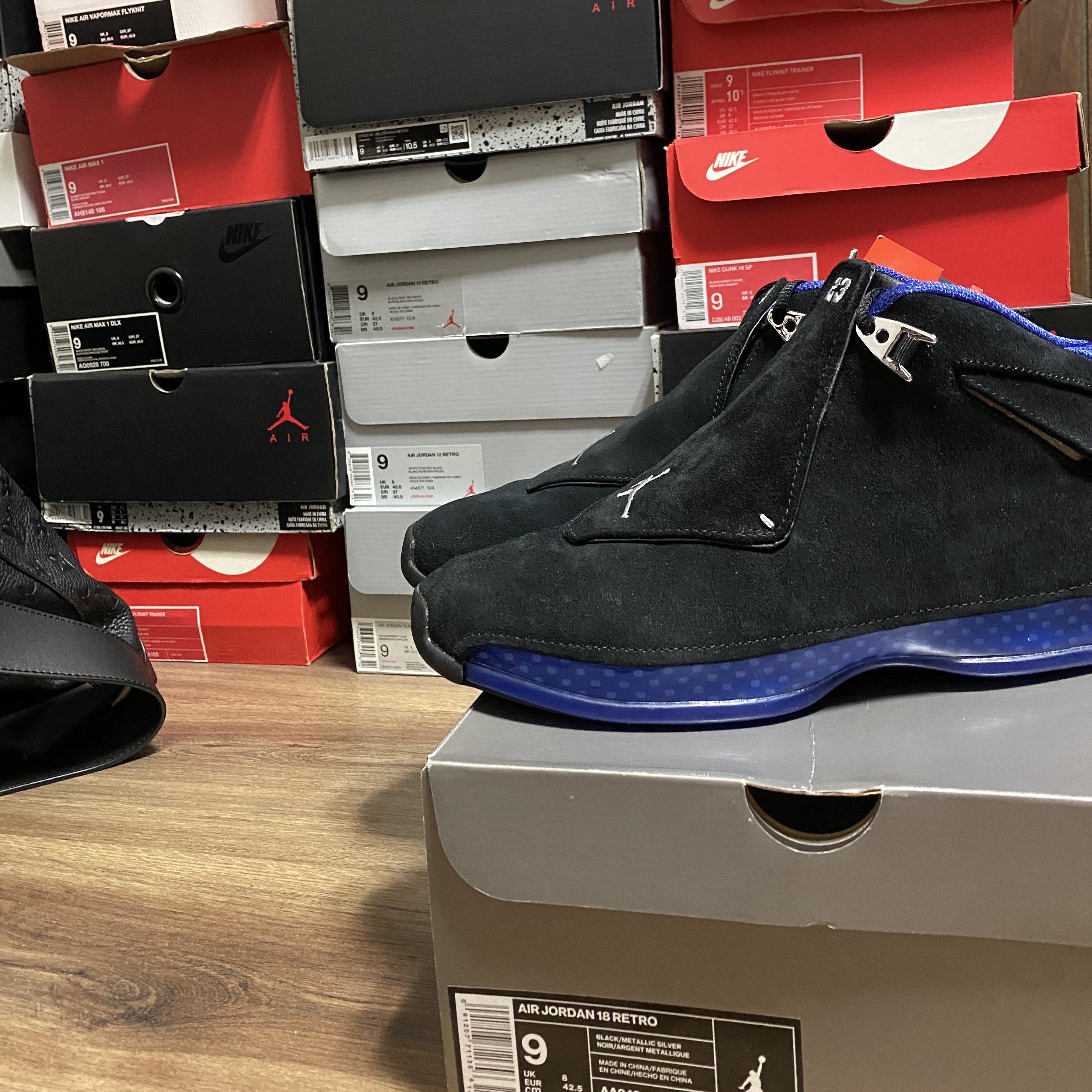 Jordan 18 Retro Black Sport Royal 착용 스타일