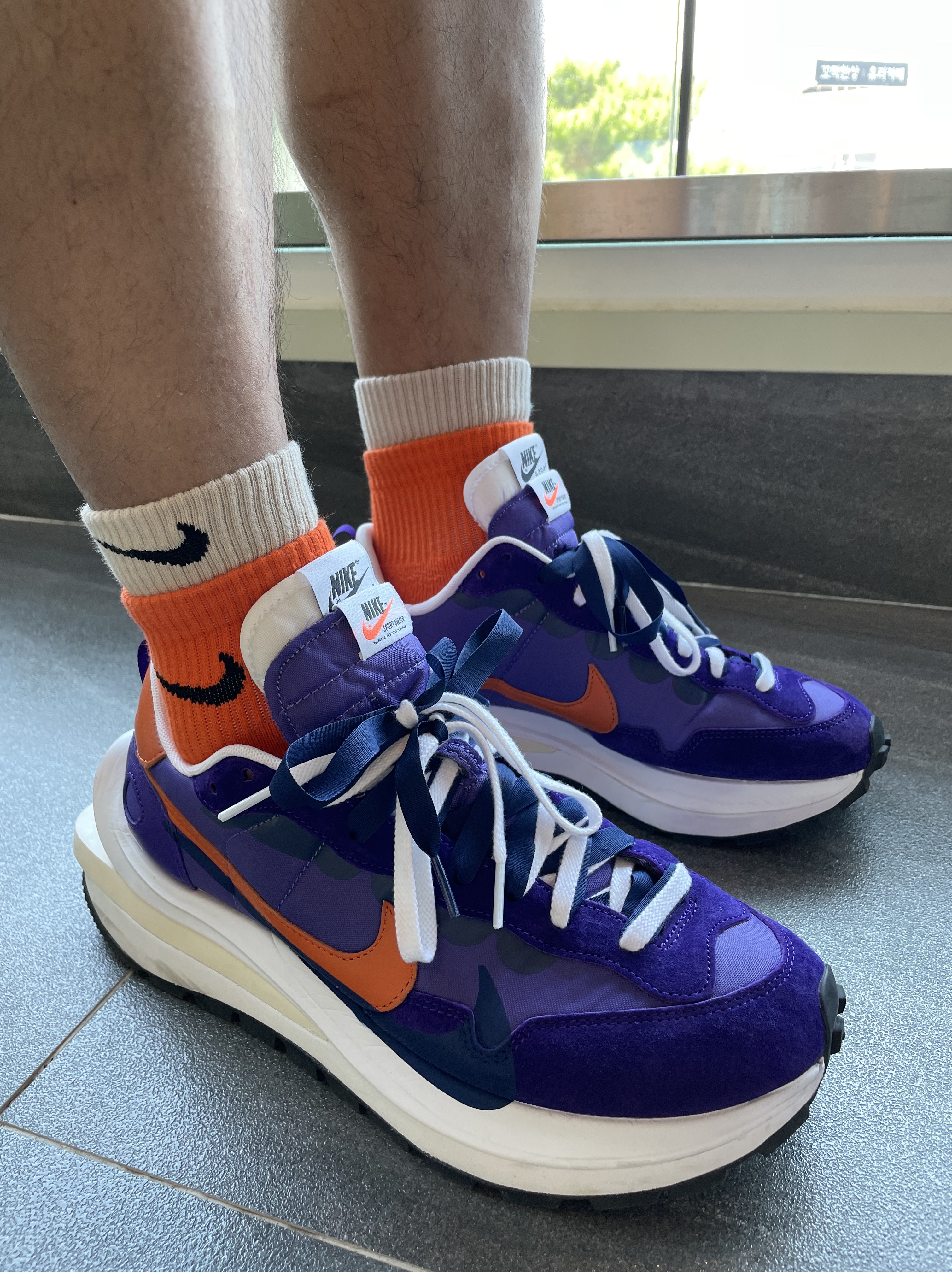 Nike x Sacai VaporWaffle Dark Iris 착용 스타일