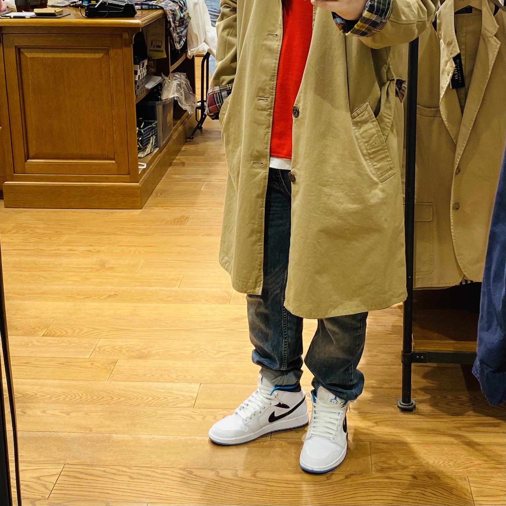 Jordan 1 Mid Laser Blue 착용 스타일