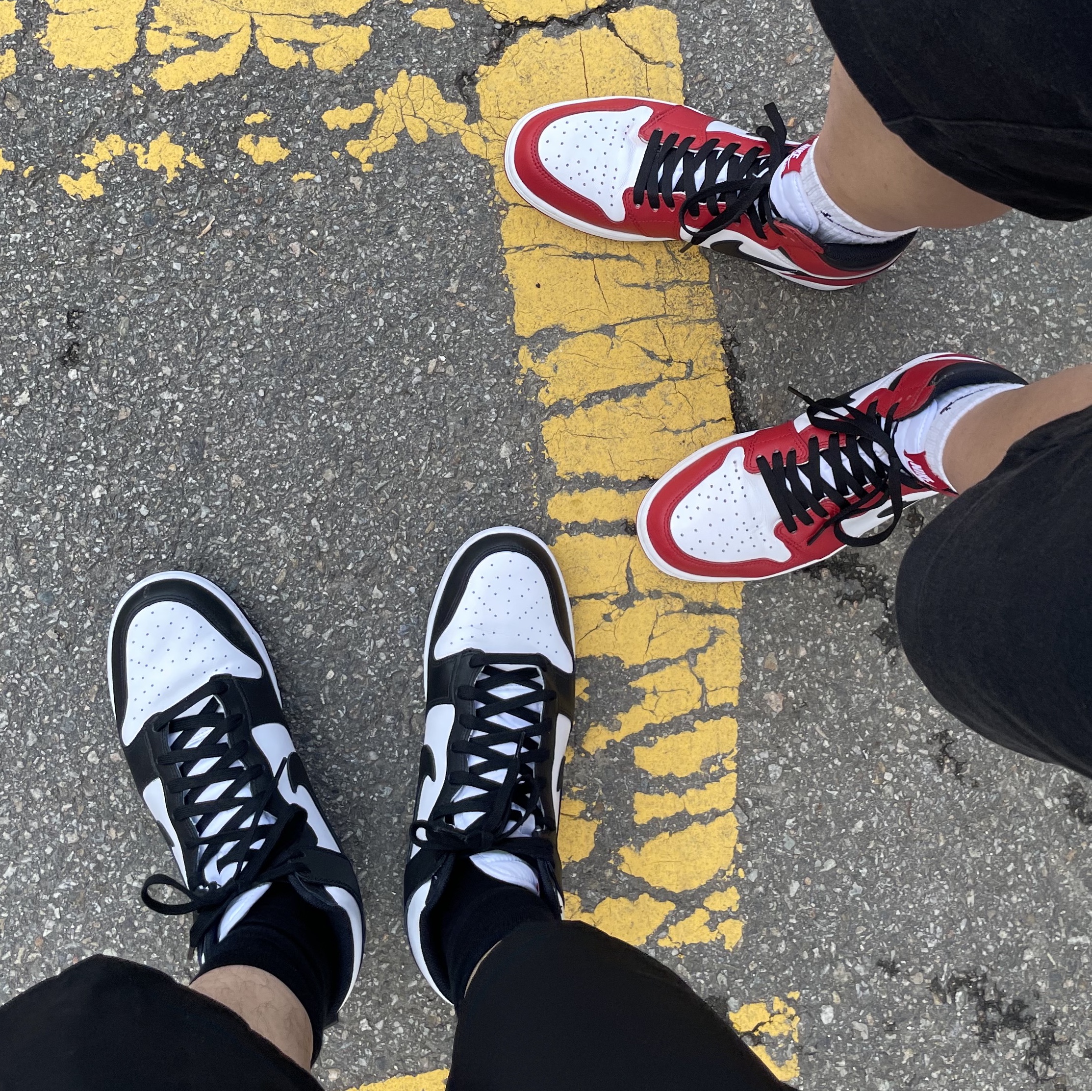 Nike Dunk High Retro Black and White, Jordan 1 Retro High OG Chicago 2015 착용 스타일