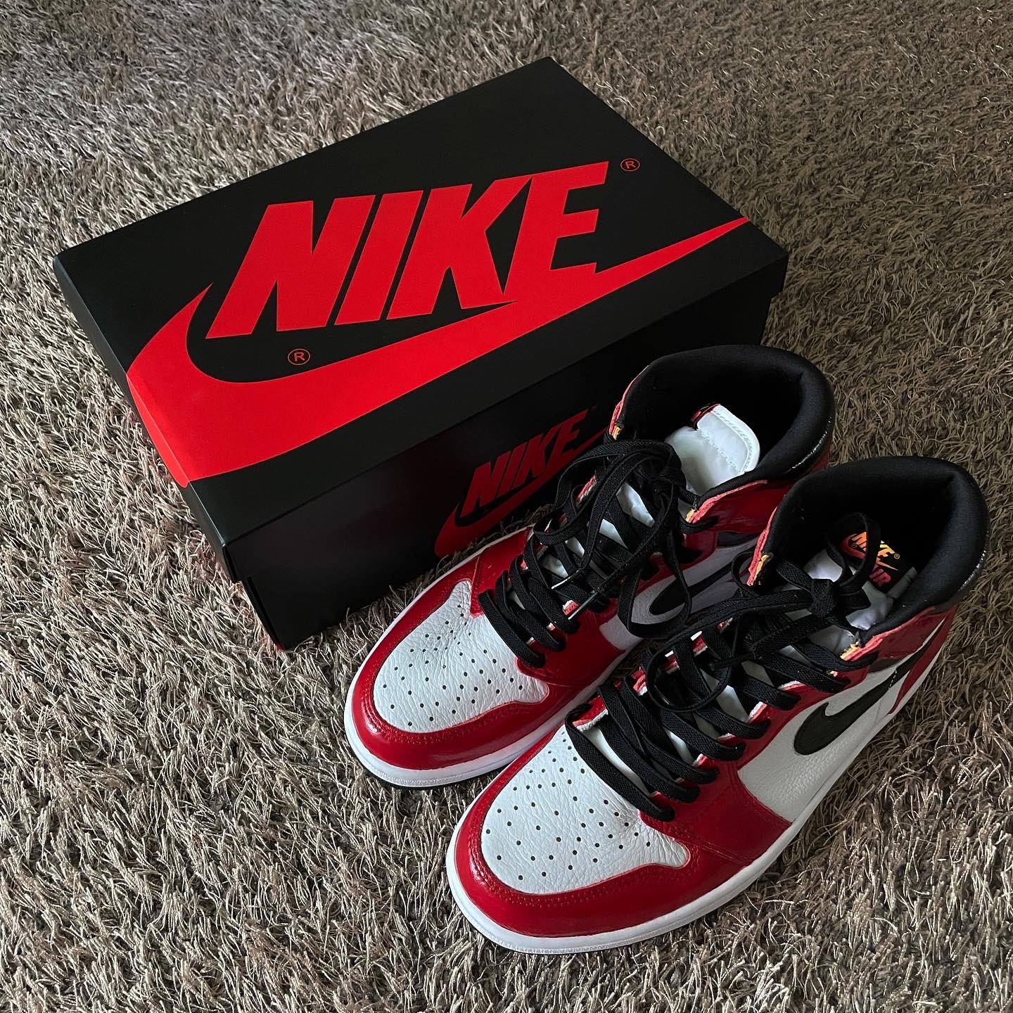 Jordan 1 Retro High OG Light Fusion Red 착용 스타일 - 3