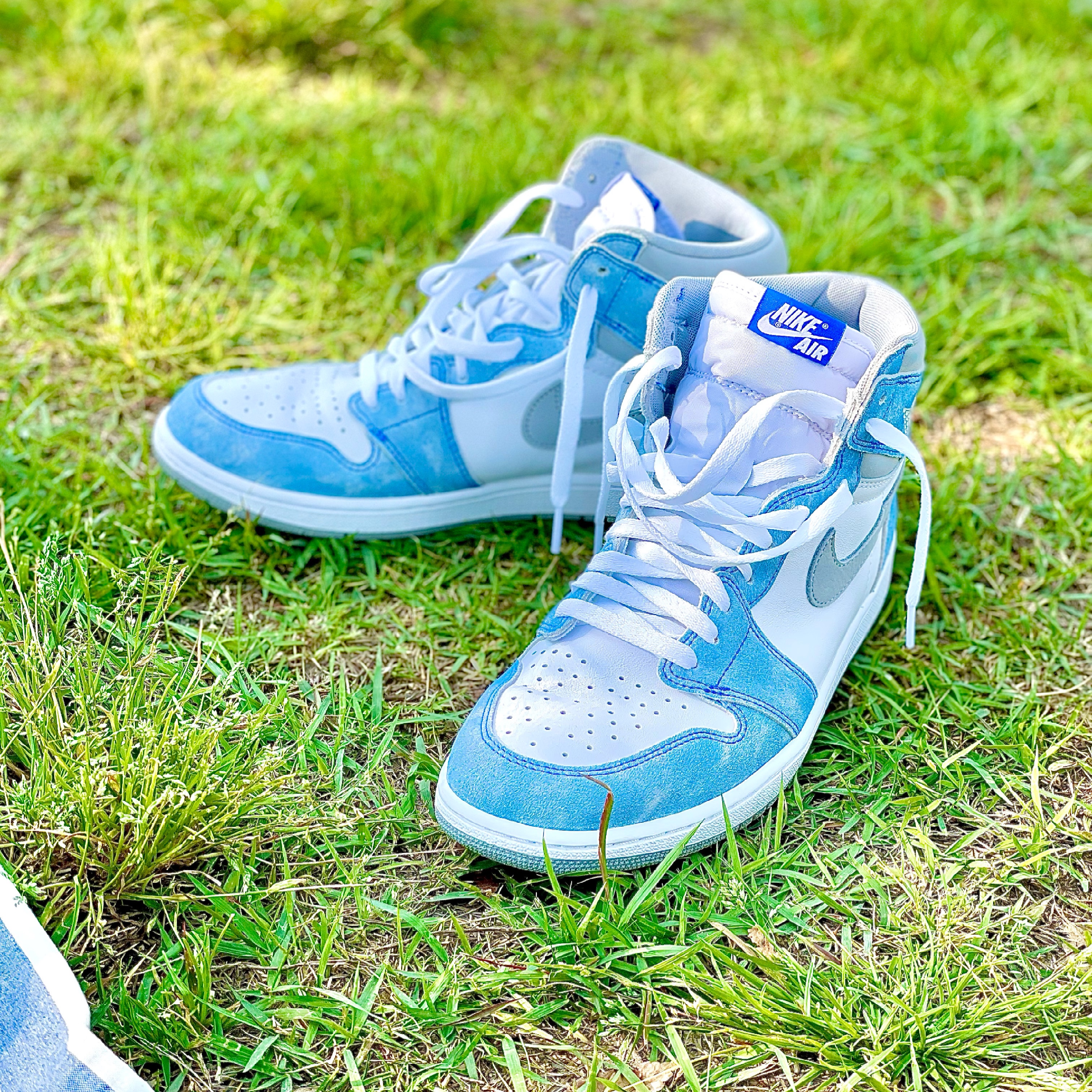 Jordan 1 Retro High OG Hyper Royal 착용 스타일