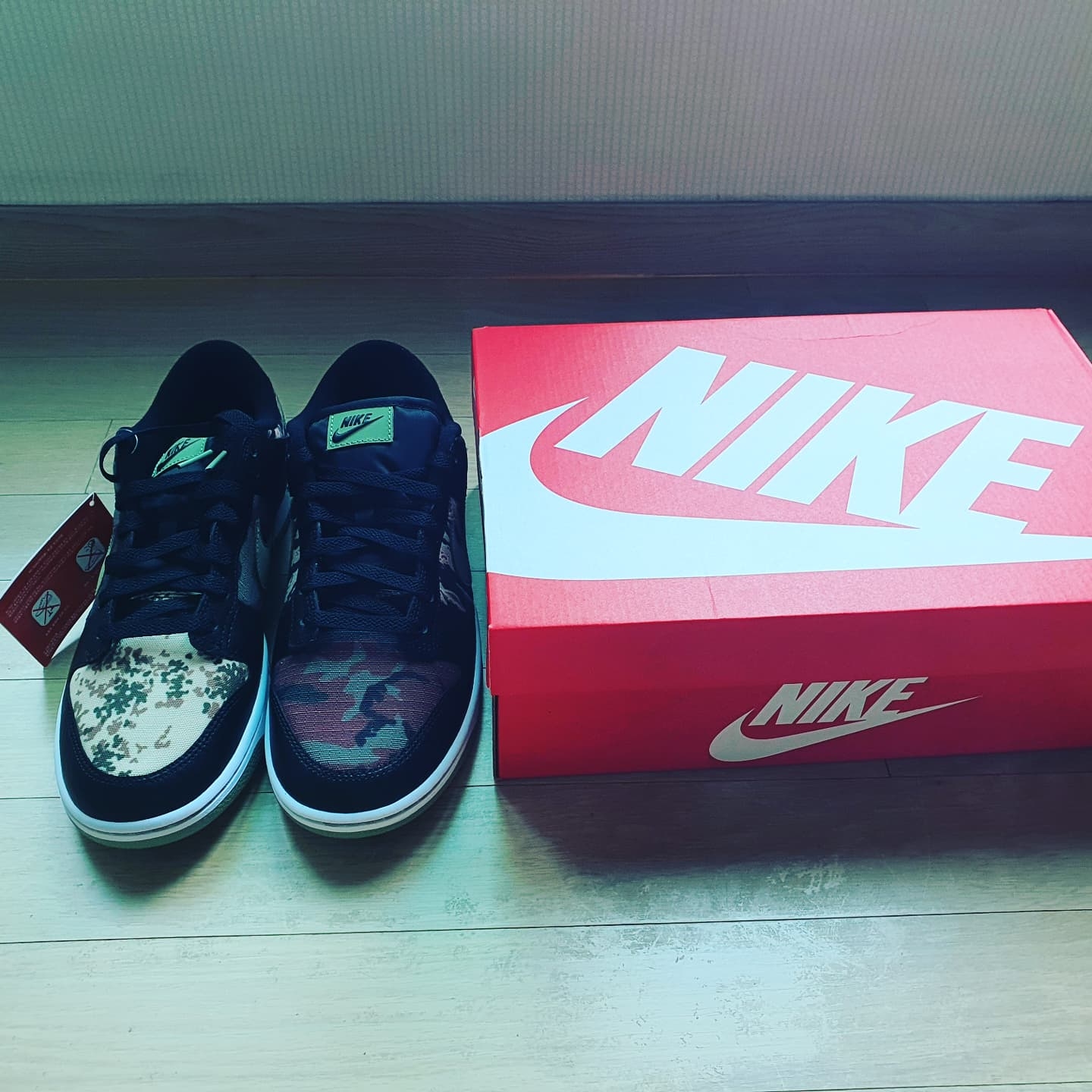 Nike Dunk Low SE Black Multi Camo 착용 스타일 - 2