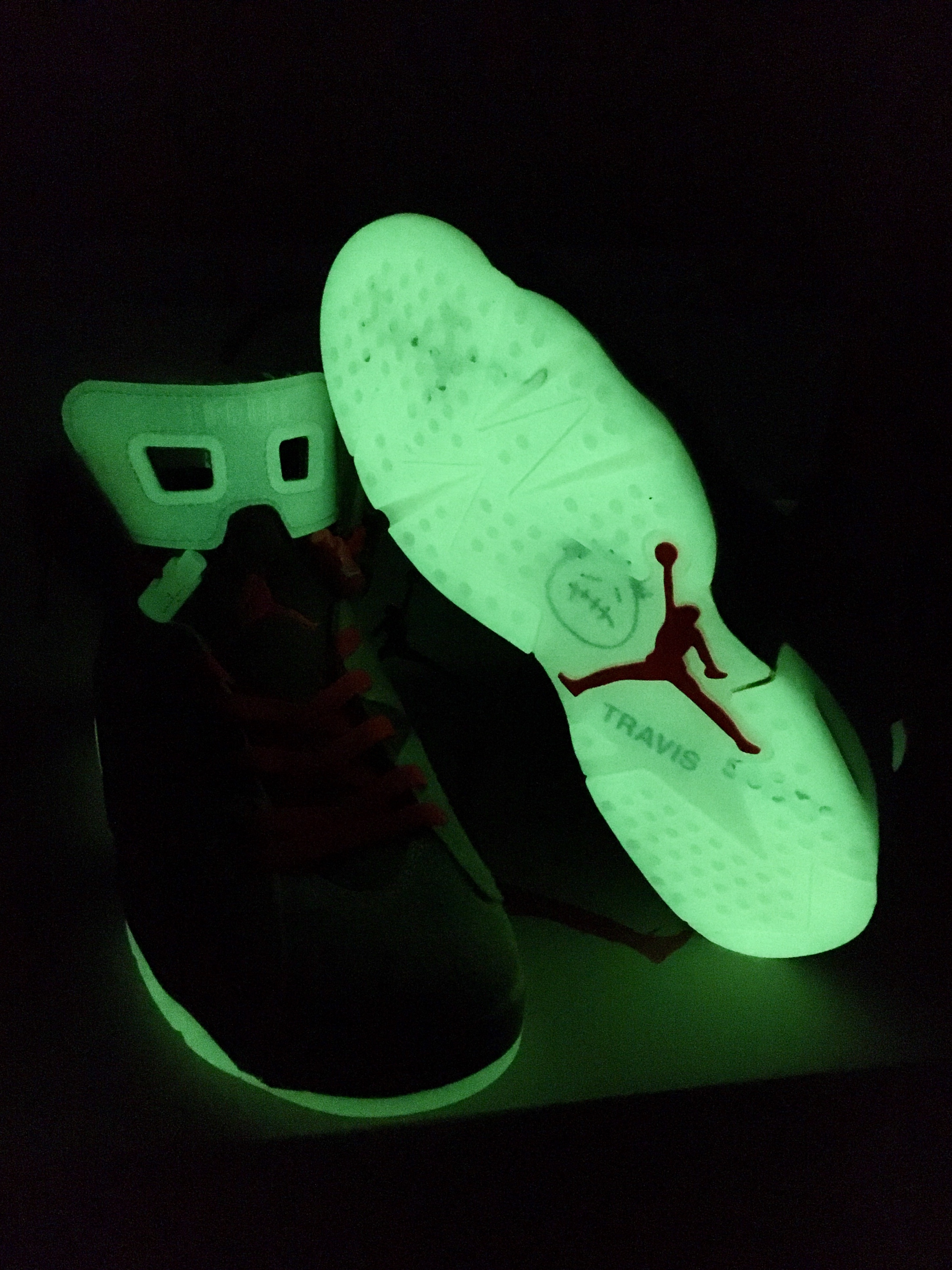 Jordan 6 x Travis Scott Retro SP British Khaki 착용 스타일 - 2