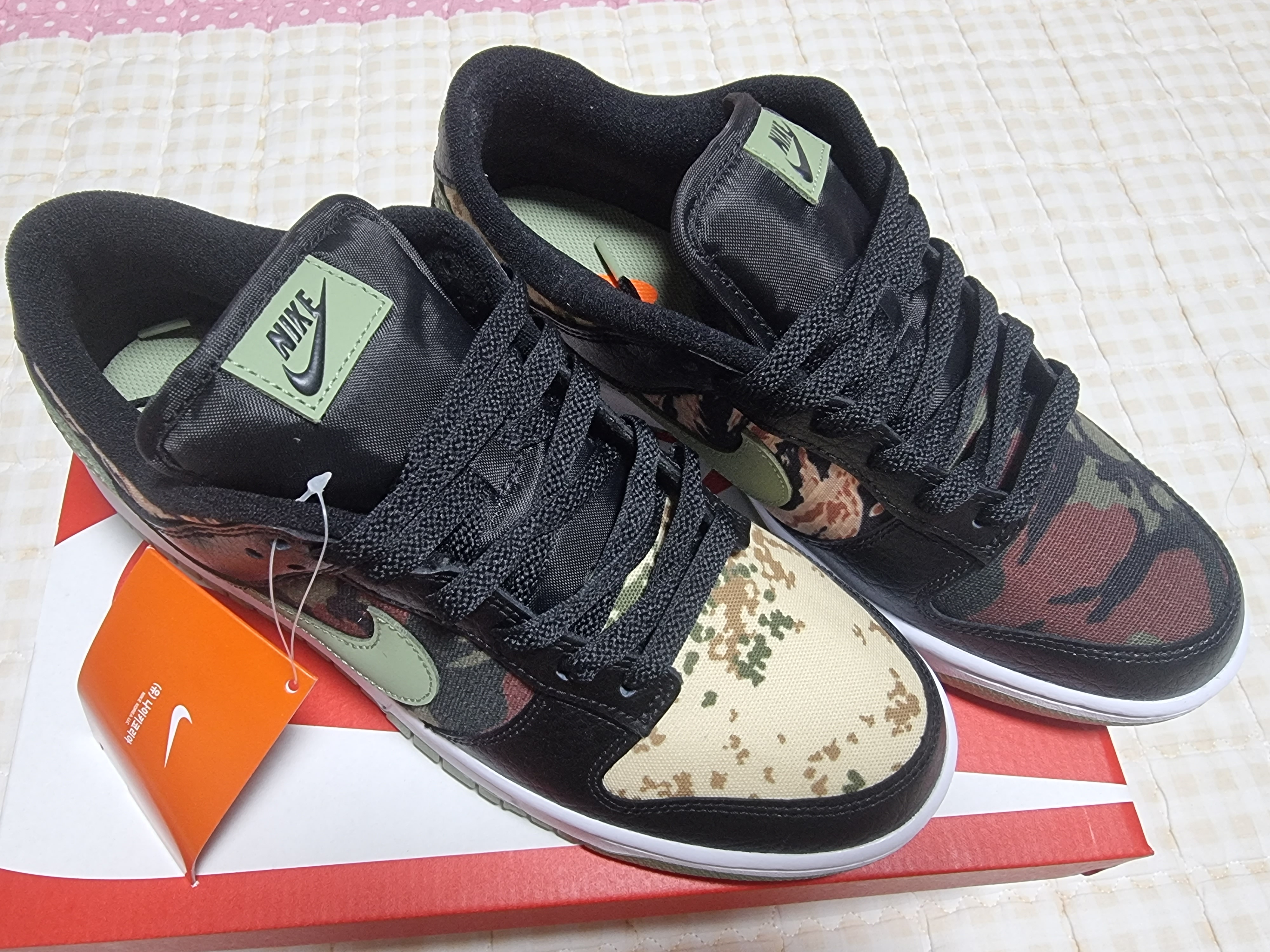 Nike Dunk Low SE Black Multi Camo 착용 스타일 - 1