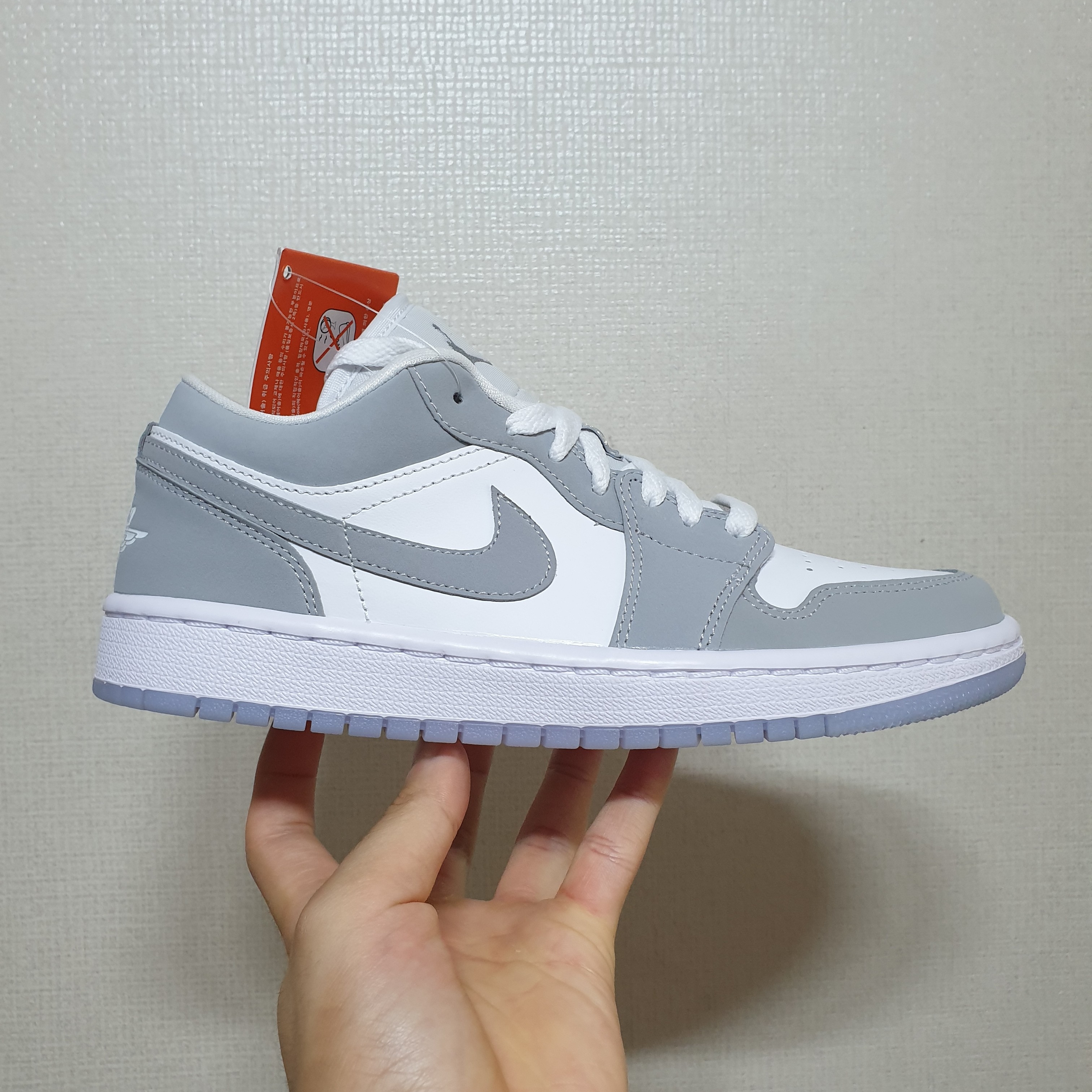 (W) Jordan 1 Low White Wolf Grey 착용 스타일 - 2