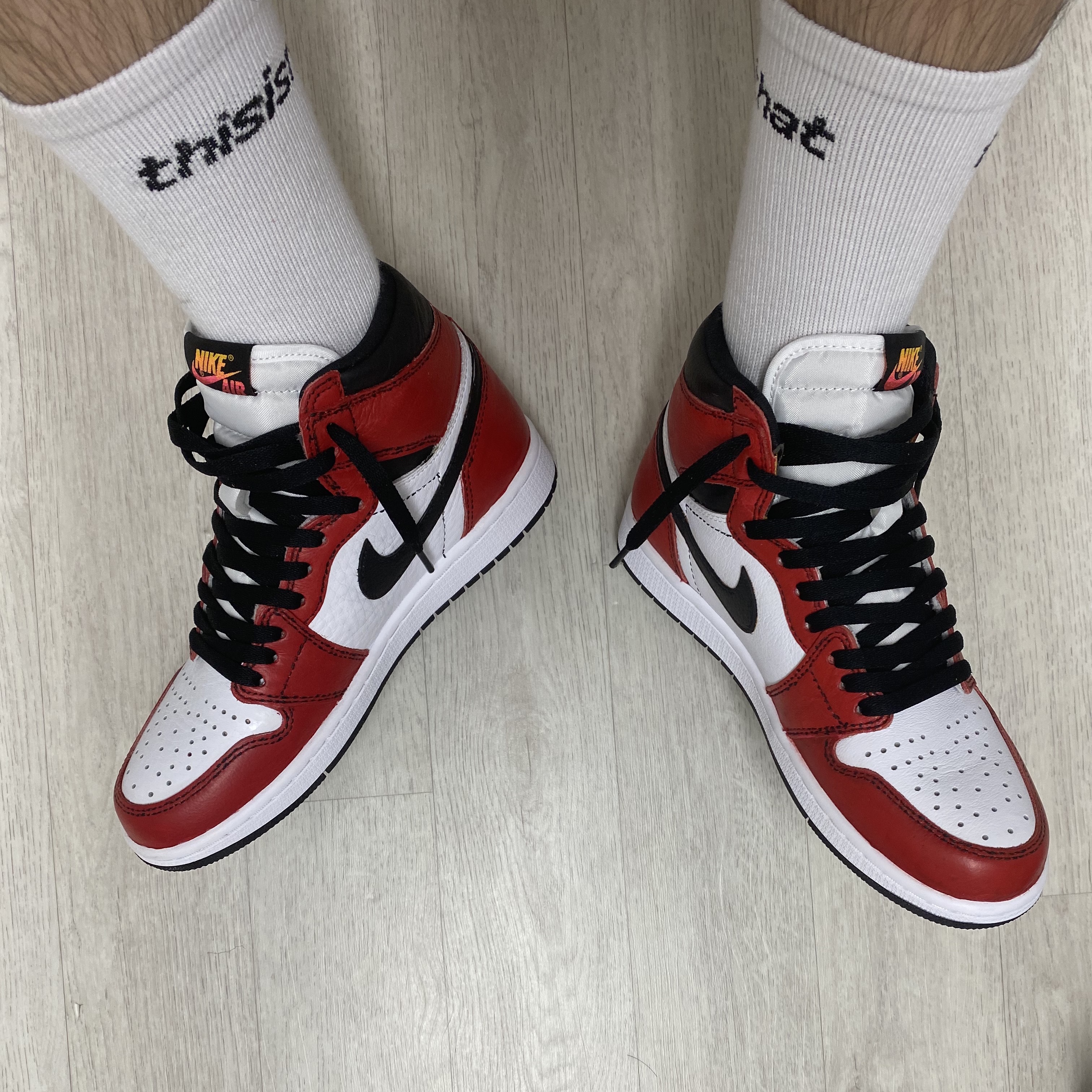 Jordan 1 Retro High OG Light Fusion Red 착용 스타일 - 1