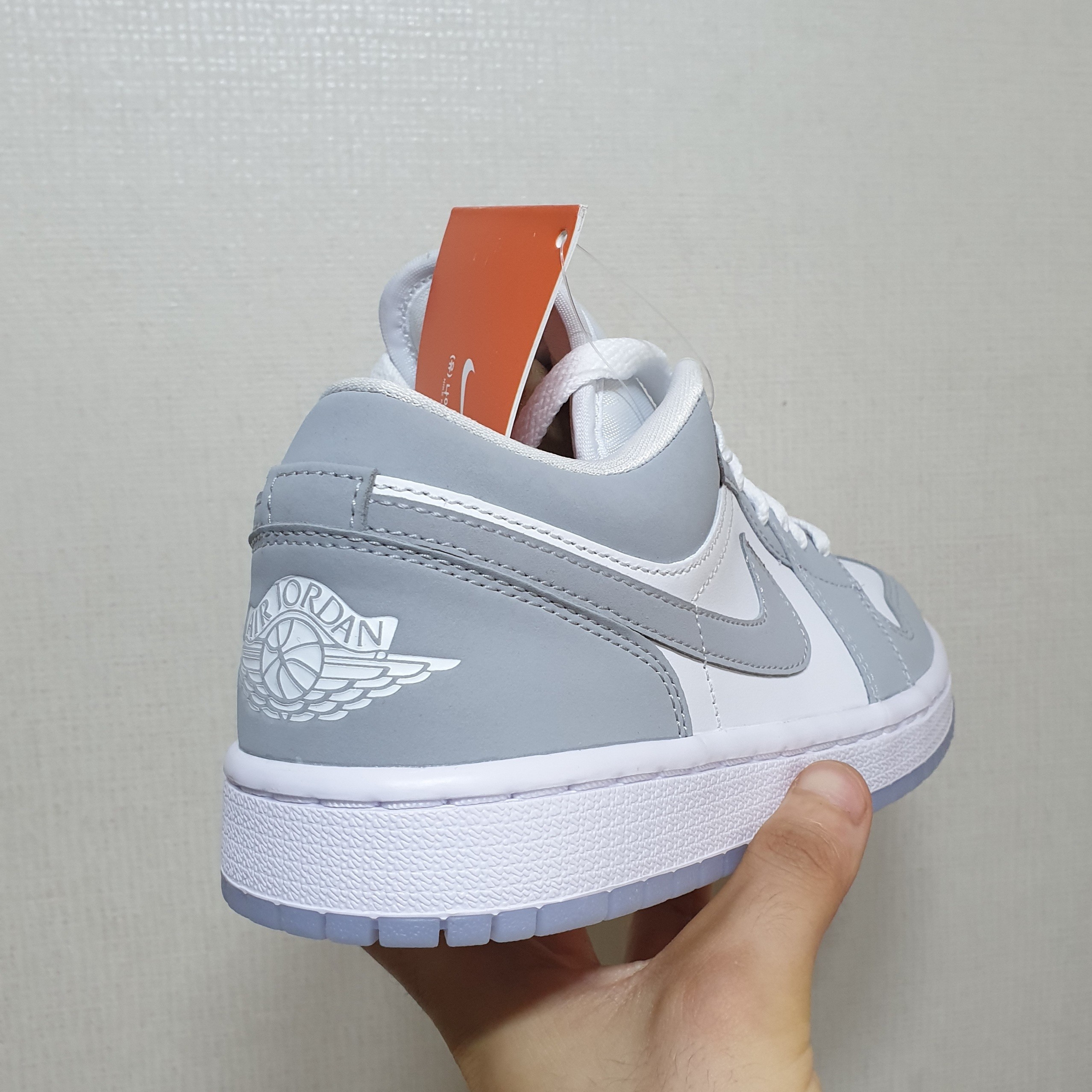 (W) Jordan 1 Low White Wolf Grey 착용 스타일 - 3