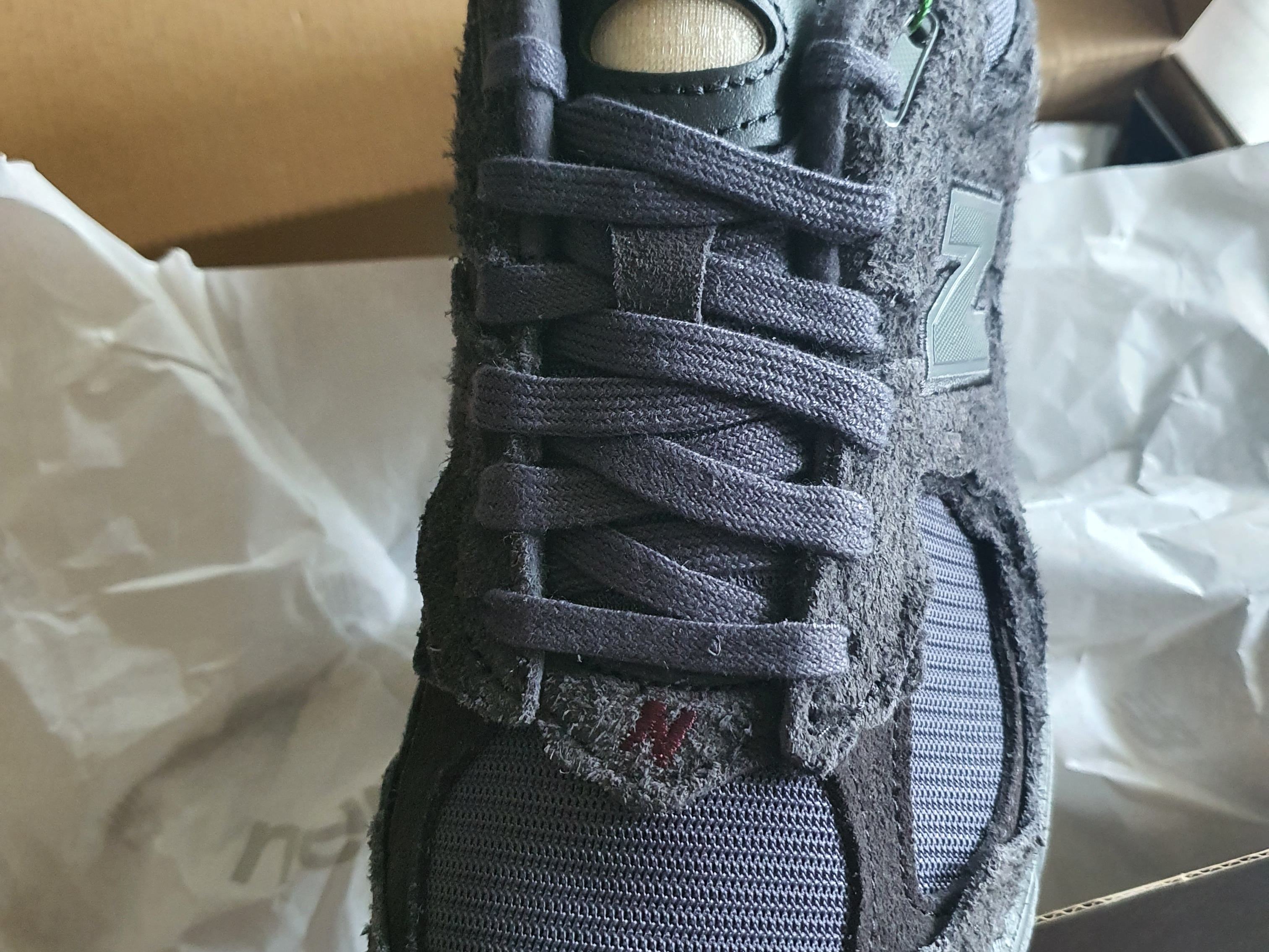 New Balance 2002R Protection Pack Phantom 착용 스타일 - 3
