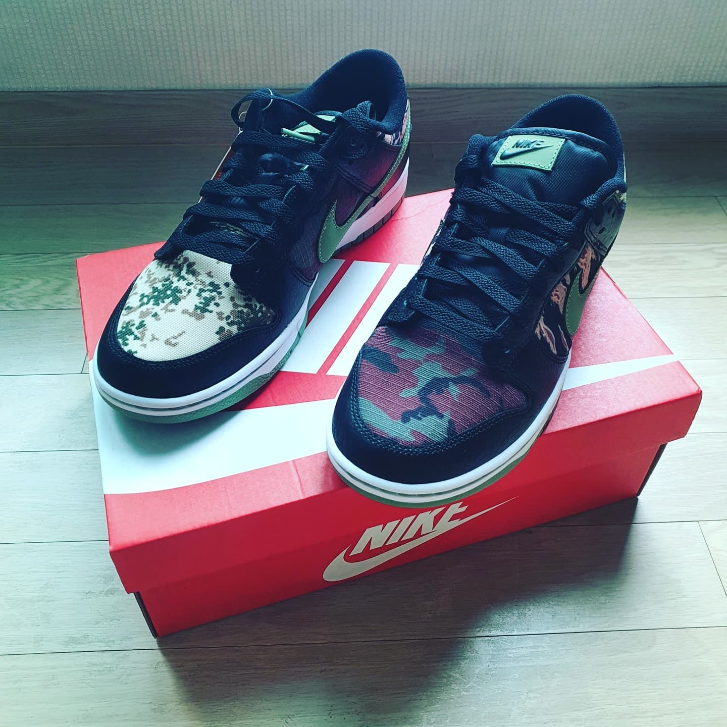 Nike Dunk Low SE Black Multi Camo 착용 스타일 - 1