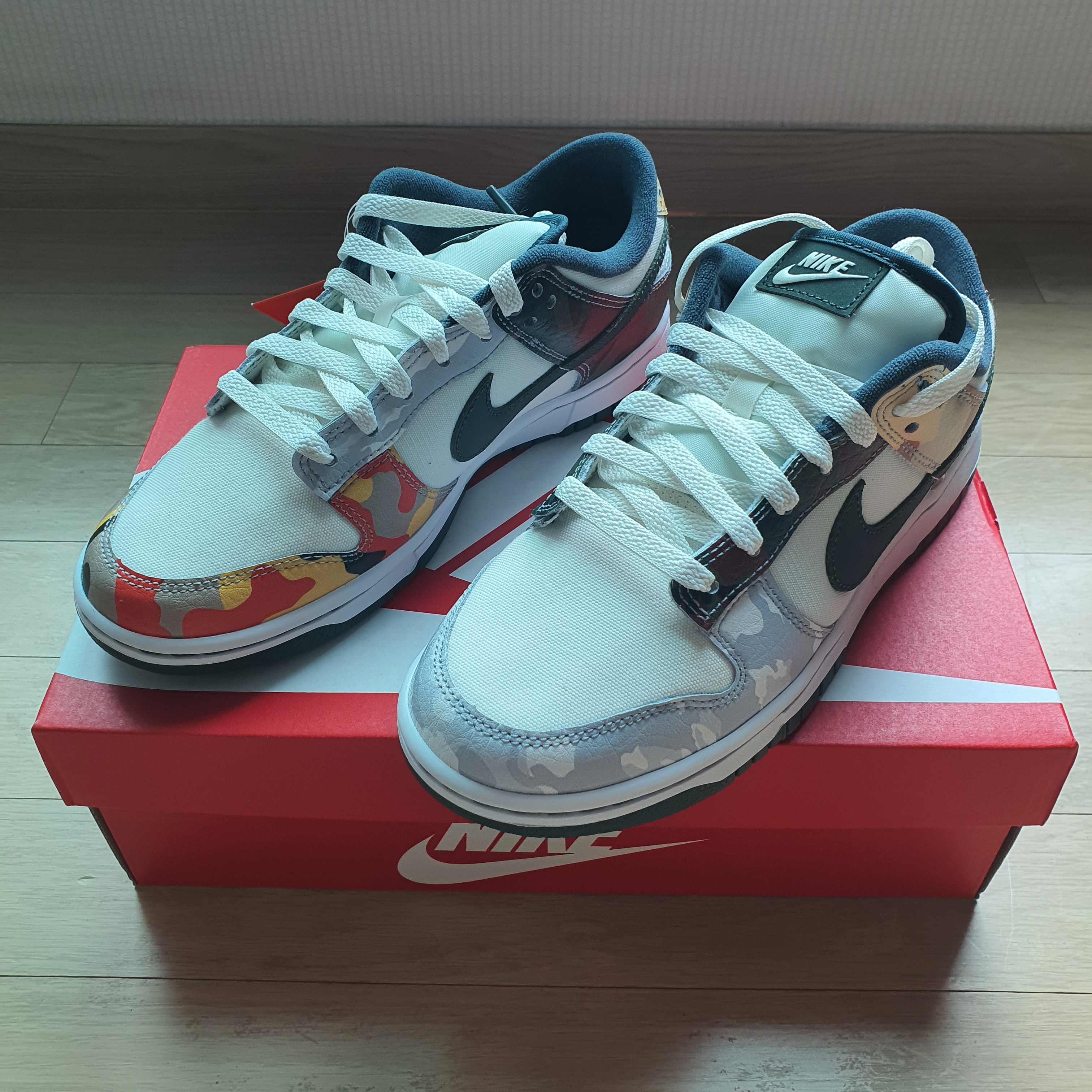 Nike Dunk Low SE Sail Multi Camo, (PS) Nike Dunk Low SE Sail Multi Camo 착용 스타일 - 1