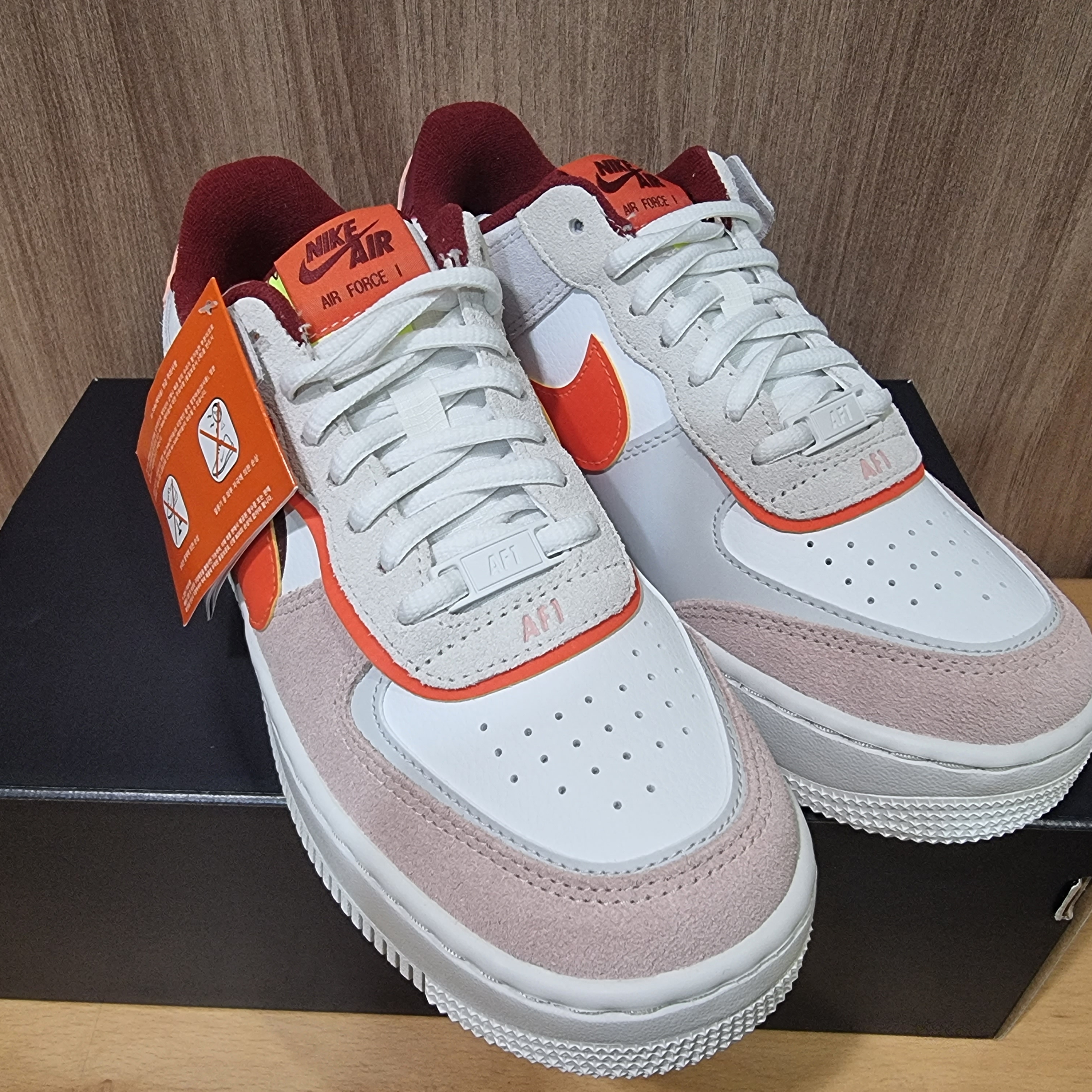 (W) Nike Air Force 1 Shadow Orange Pearl 착용 스타일 - 1