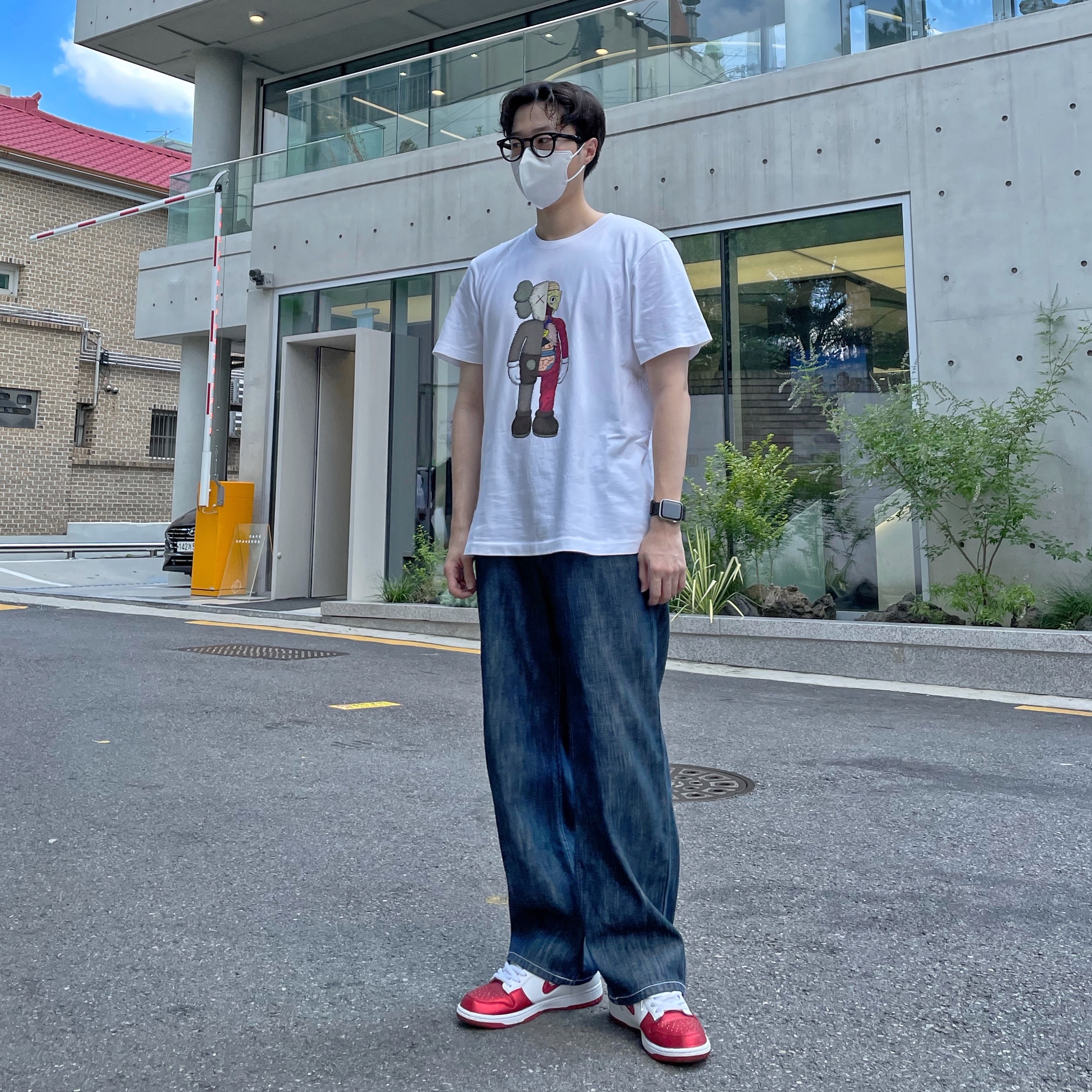 Nike x Supreme SB Dunk Low Jewel Swoosh Red 착용 스타일