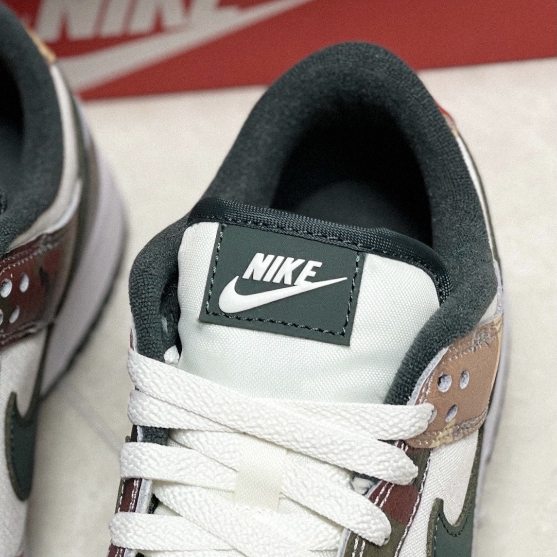 Nike Dunk Low SE Sail Multi Camo 착용 스타일